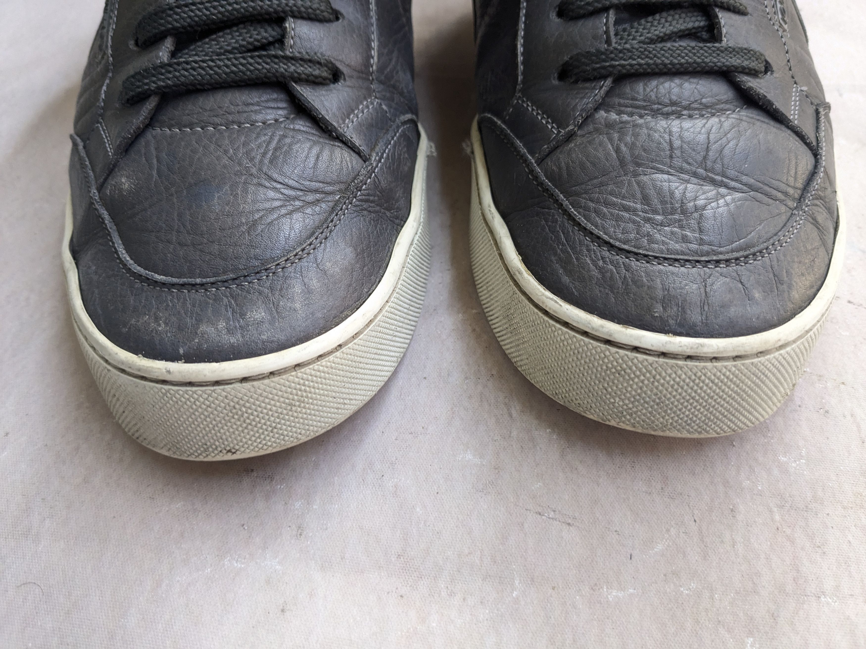 Kanye West × Louis Vuitton Louis Vuitton Dons Kanye West Gray Leather Low Tops 11 Size US 11 / EU 44 - 6 Thumbnail
