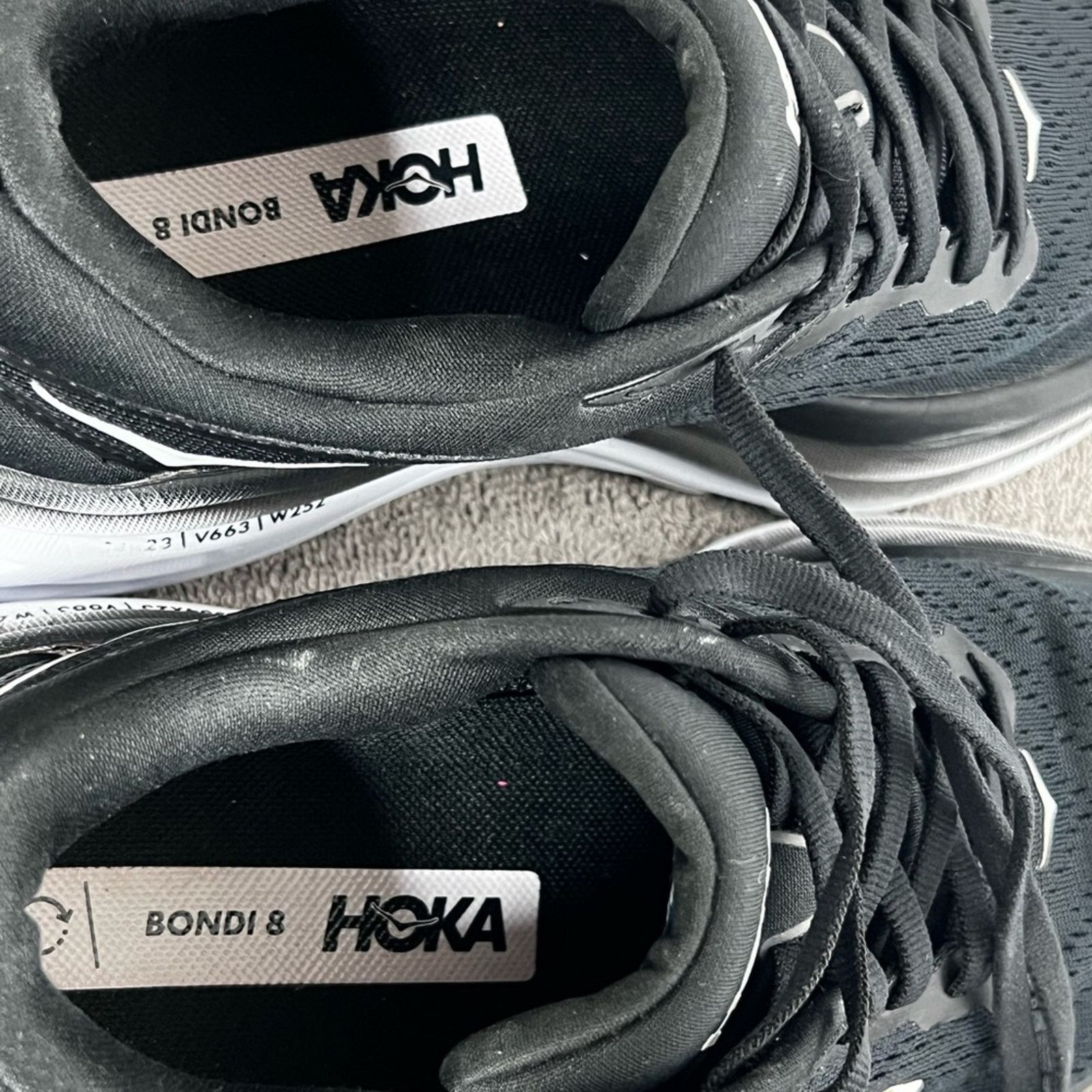 Hoka Hoka One One Womens Bondi 8 Black Running Shoes 6B WORN 3X Size US 6 / IT 36 - 11 Thumbnail
