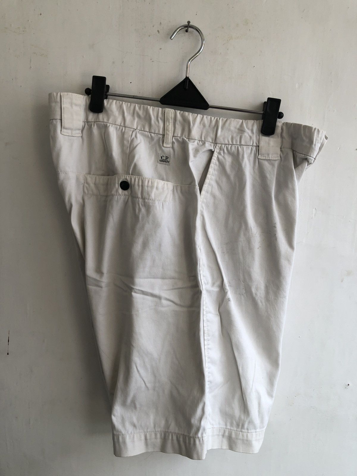 C.P. Company CP COMPANY LENS SHORT CARGO Size US 34 / EU 50 - 3 Thumbnail