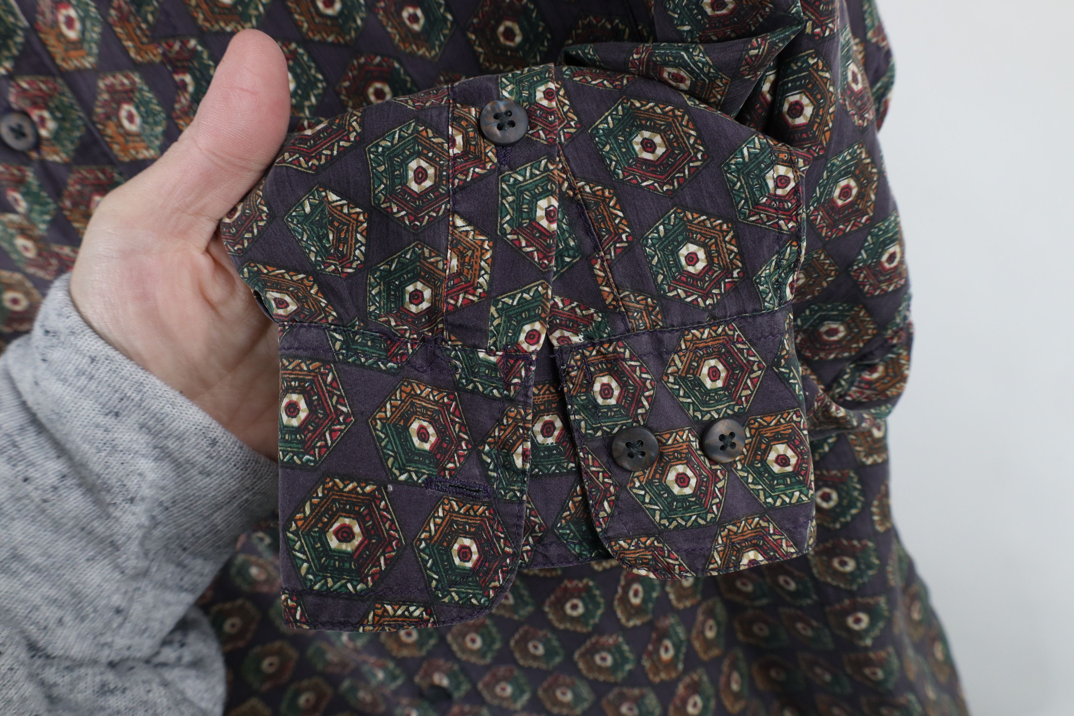 Vintage Vintage 90s Streetwear Geometric Silk Collared Button Shirt Size US M / EU 48-50 / 2 - 4 Thumbnail