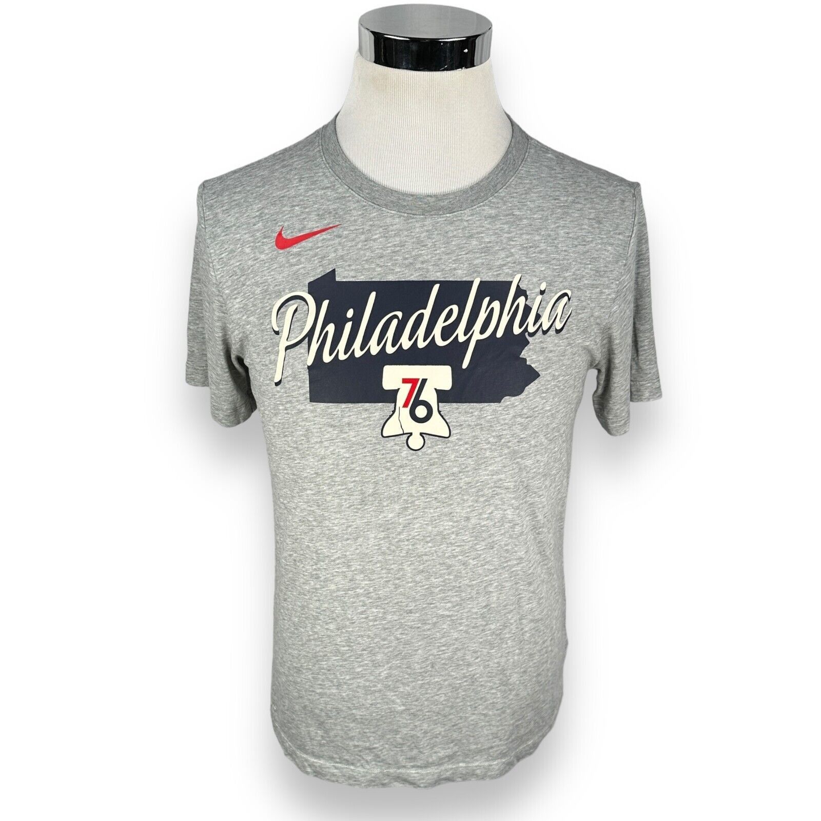 Nike Nike Philadelphia 76ers T-Shirt Medium Gray Liberty Bell Size US M / EU 48-50 / 2 - 1 Thumbnail