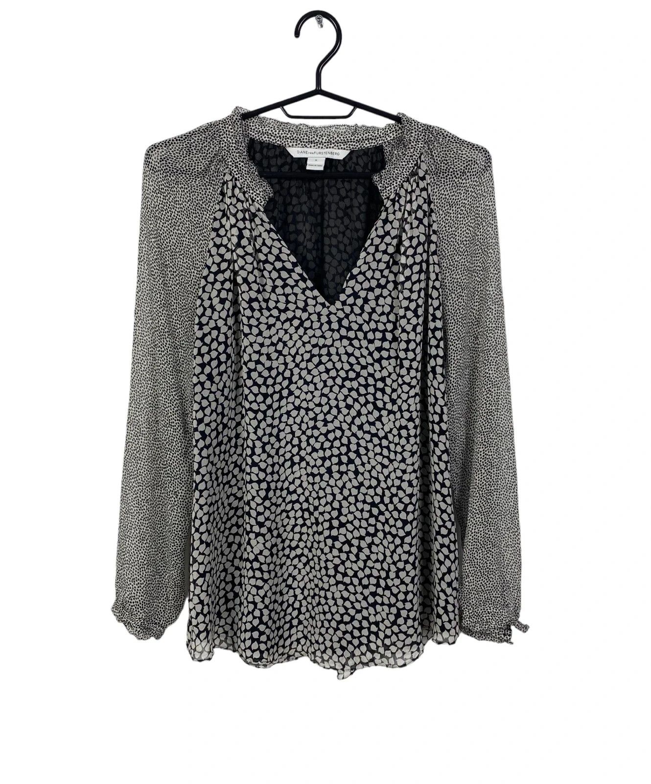 Diane von Furstenberg Diane Von Furstenberg Silk Printed Blouse size 0 Size S / US 4 / IT 40 - 6 Thumbnail