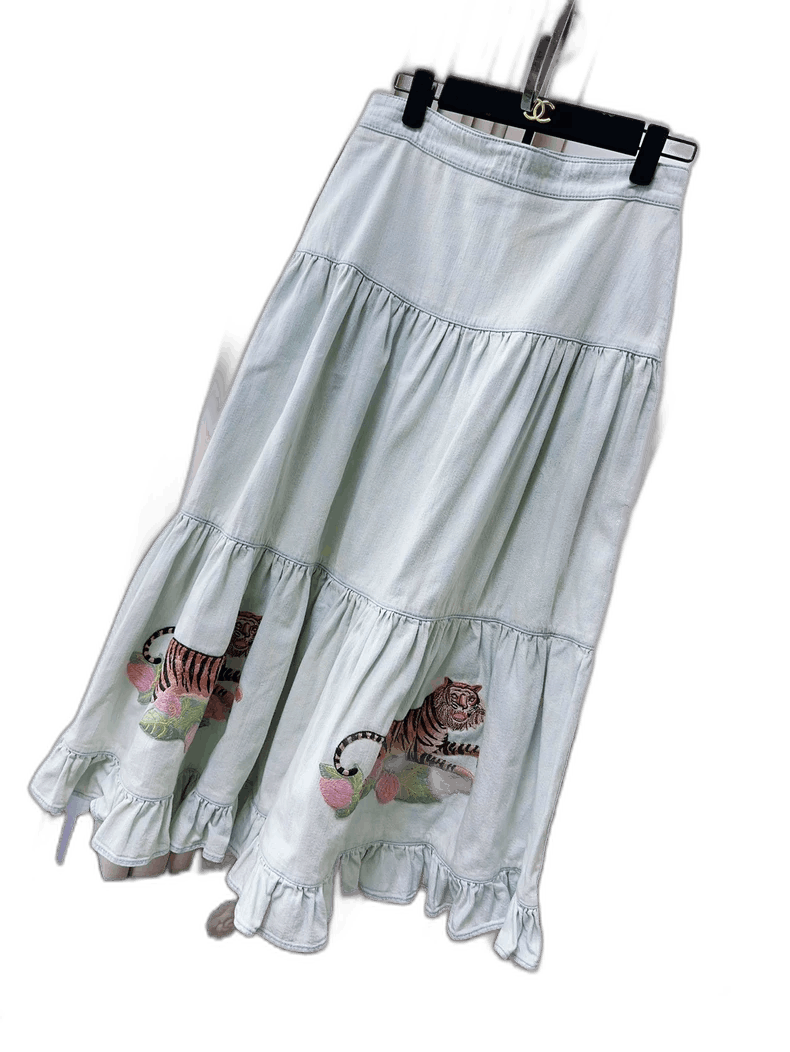 Gucci Gucci Light Blue Tiger Embroidered Denim Skirt Size 28" / US 6 / IT 42 - 1 Thumbnail