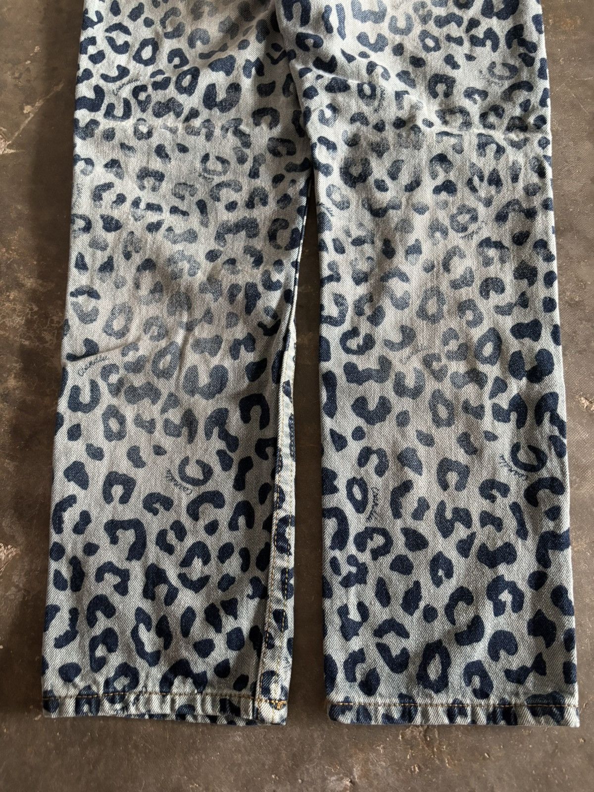 20471120 SUPER SICK LEOPARD CHEETAH OVERPRINT CO&LU JEANS Size US 28 / EU 44 - 14 Thumbnail