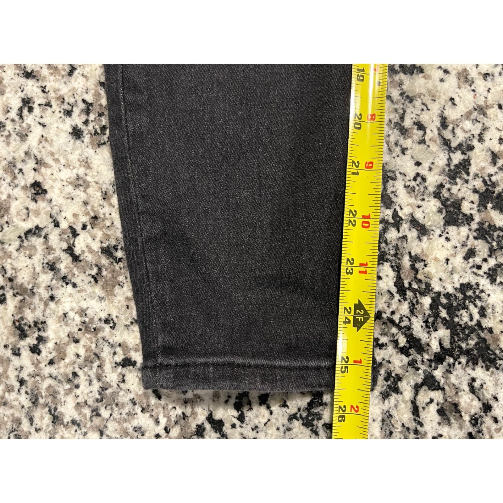 Good American GOOD AMERICAN Good Petite Skinny Jeans Black 8P Women Slim 5-Pocket Denim Cotton Blend Zip Closure Petite Sold by Good American Mens? Wait. Size 30" / US 8 / IT 44 - 8 Thumbnail