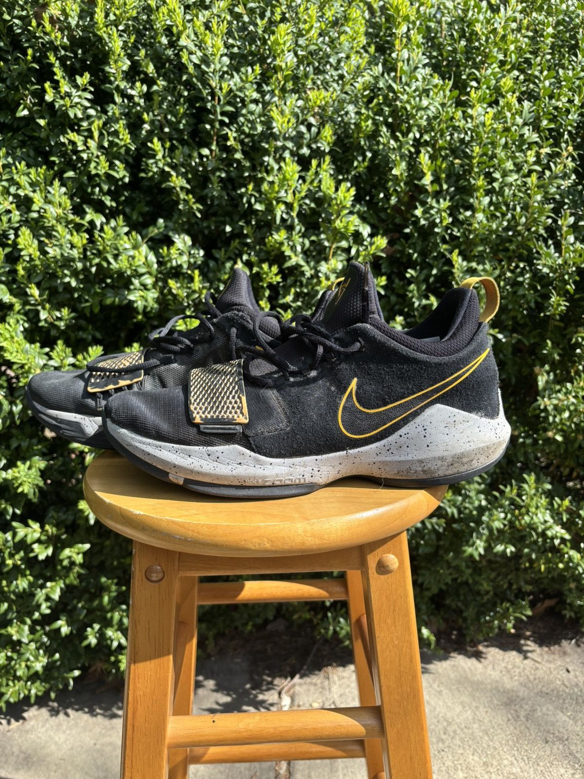 Nike PG 1 'Black Gold' Size US 11.5 / EU 44-45 - 1 Thumbnail