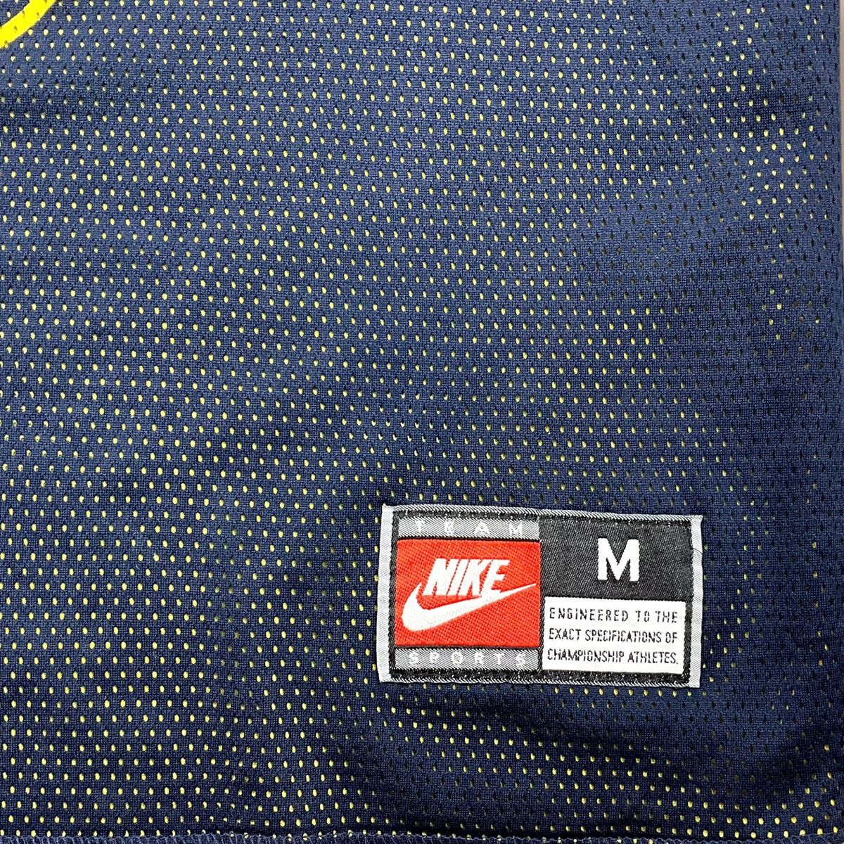 Nike Vtg Nike Team Michigan Basketball Reversible Practice Jersey Size US M / EU 48-50 / 2 - 7 Thumbnail