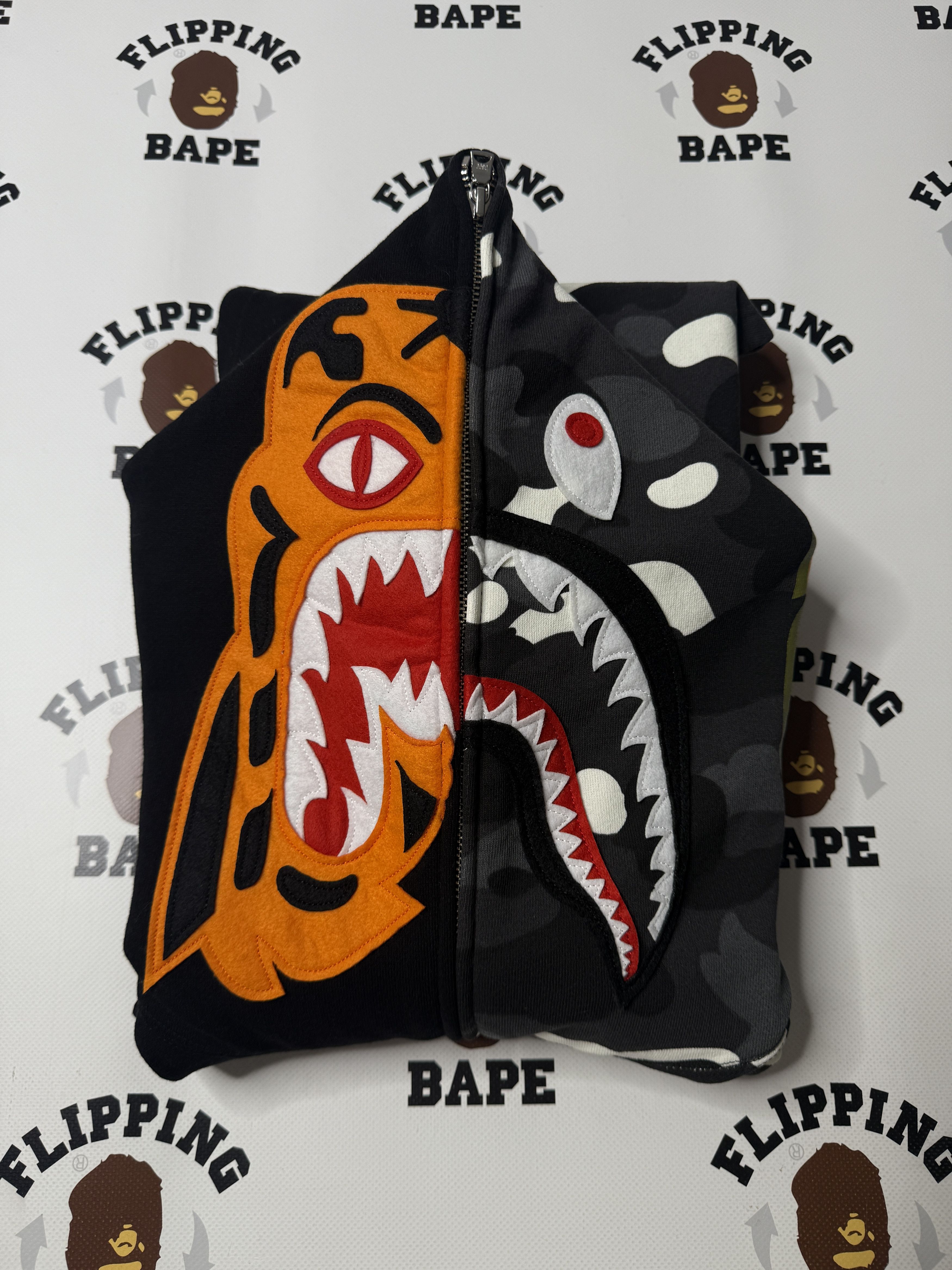 Bape BAPE CITY CAMO TIGER SHARK FULL ZIP HOODIE AW25 Size US L / EU 52-54 / 3 - 21 Thumbnail