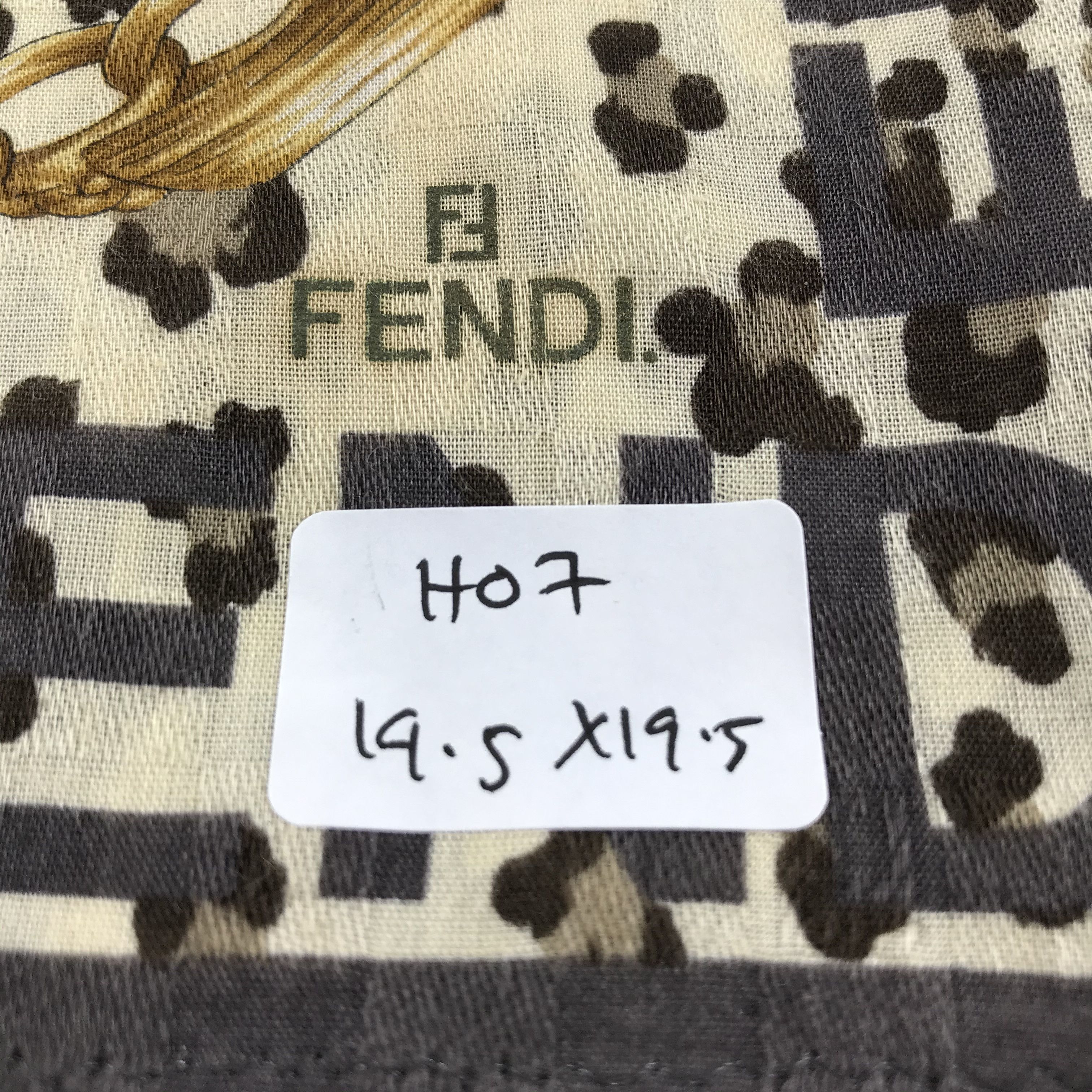 Vintage FeNdI Leopard Handkerchief Neckerchief Bandana H07 Size ONE SIZE - 4 Thumbnail