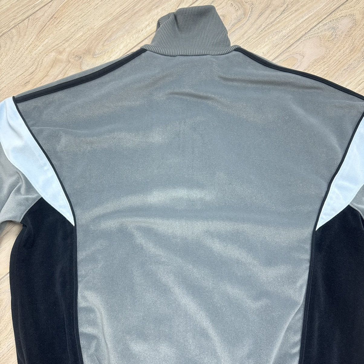 Adidas Vintage Y2K Adidas Rare Velour Grey Zip Up Track Jacket Size US S / EU 44-46 / 1 - 13 Thumbnail