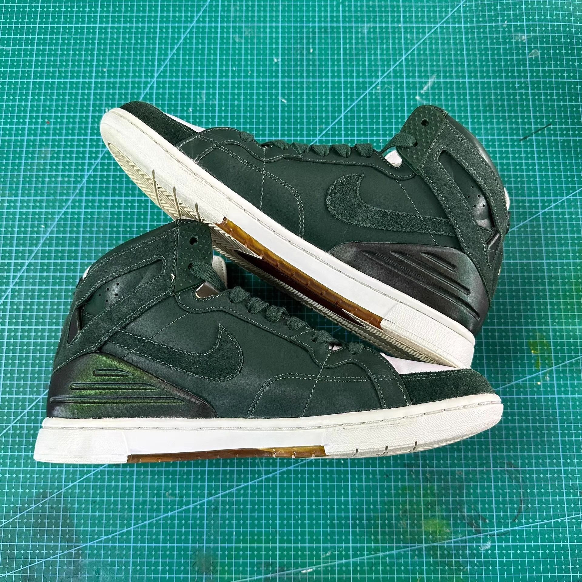 Nike Supreme x Nike Zoom Air 94 Sneakers, White & Green Ｑ20 Size US 8 / EU 41 - 2 Thumbnail
