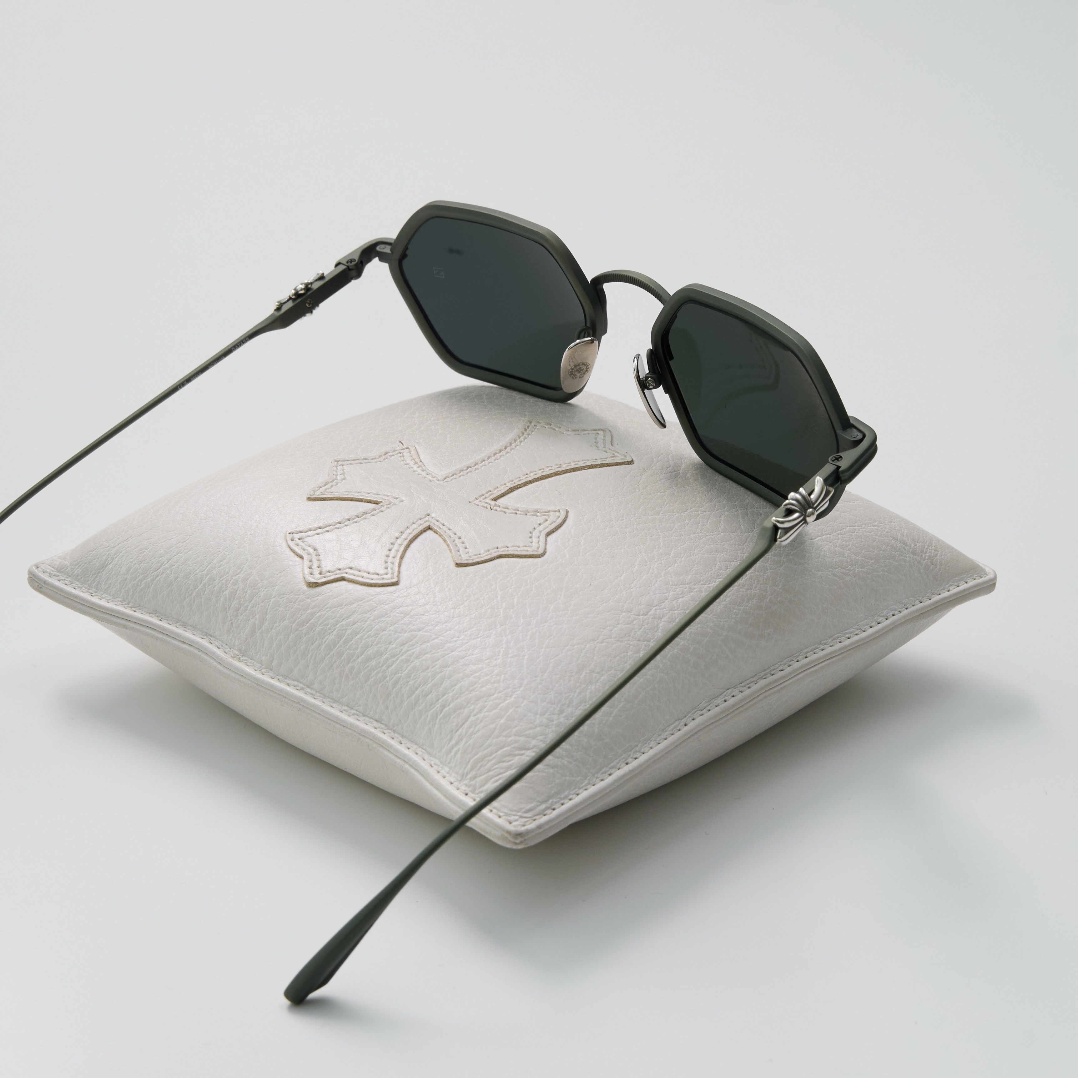 Chrome Hearts CHROME HEARTS DATASS BRUSHED DARK OLIVE Size ONE SIZE - 6 Thumbnail