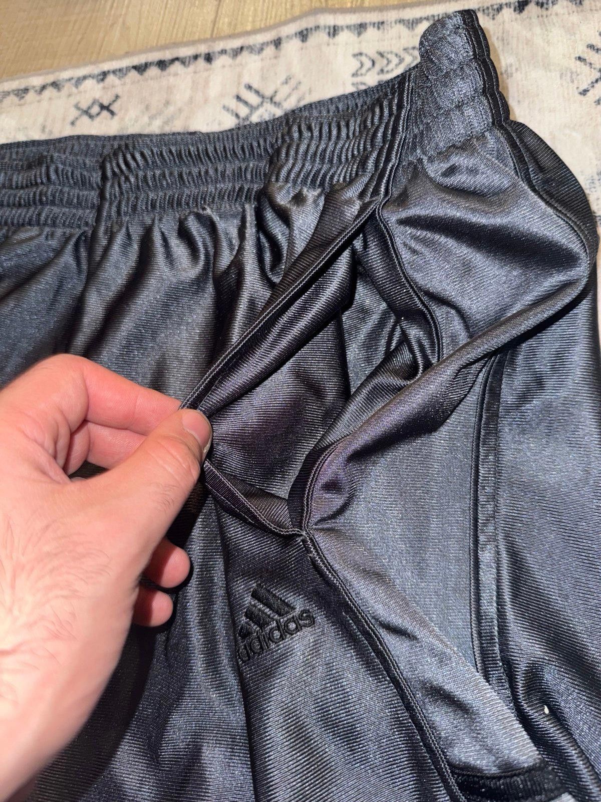 Adidas Adidas Grey/Black Dazzle Shorts Hoops Mens L Y2K Rare 90s Size US 34 / EU 50 - 2 Thumbnail