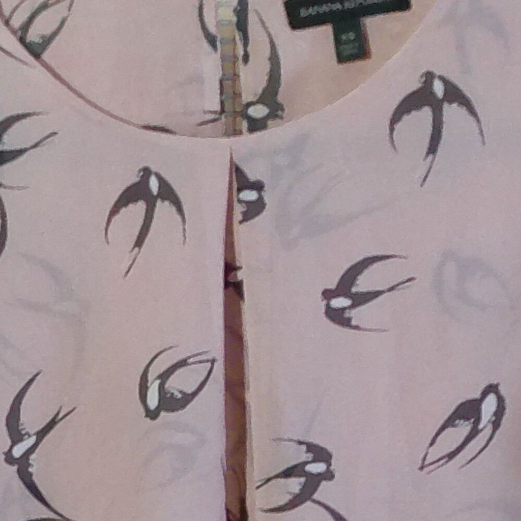 Banana Republic Banana Republic Light Pink with Swallow Print Keyhole Blouse Size XS / US 0-2 / IT 36-38 - 4 Thumbnail
