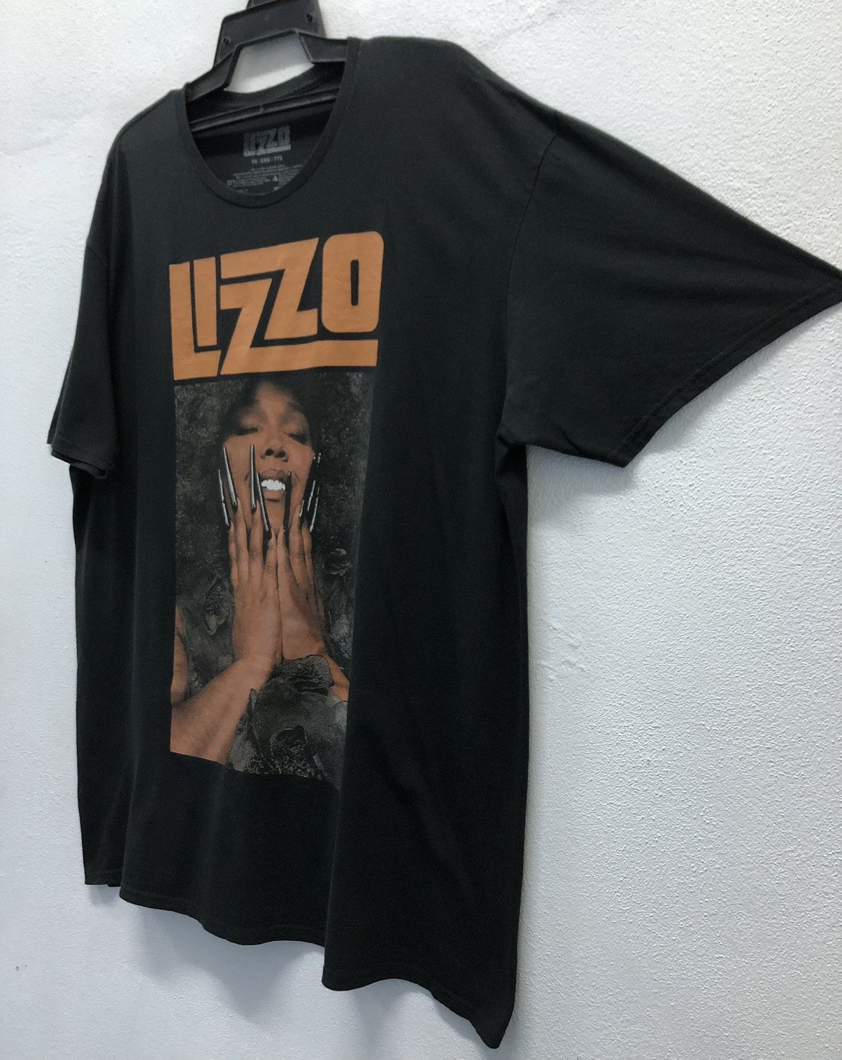 Rap Tees American Singer And Rapper LIZZO T-Shirt Size US XXL / EU 58 / 5 - 5 Thumbnail