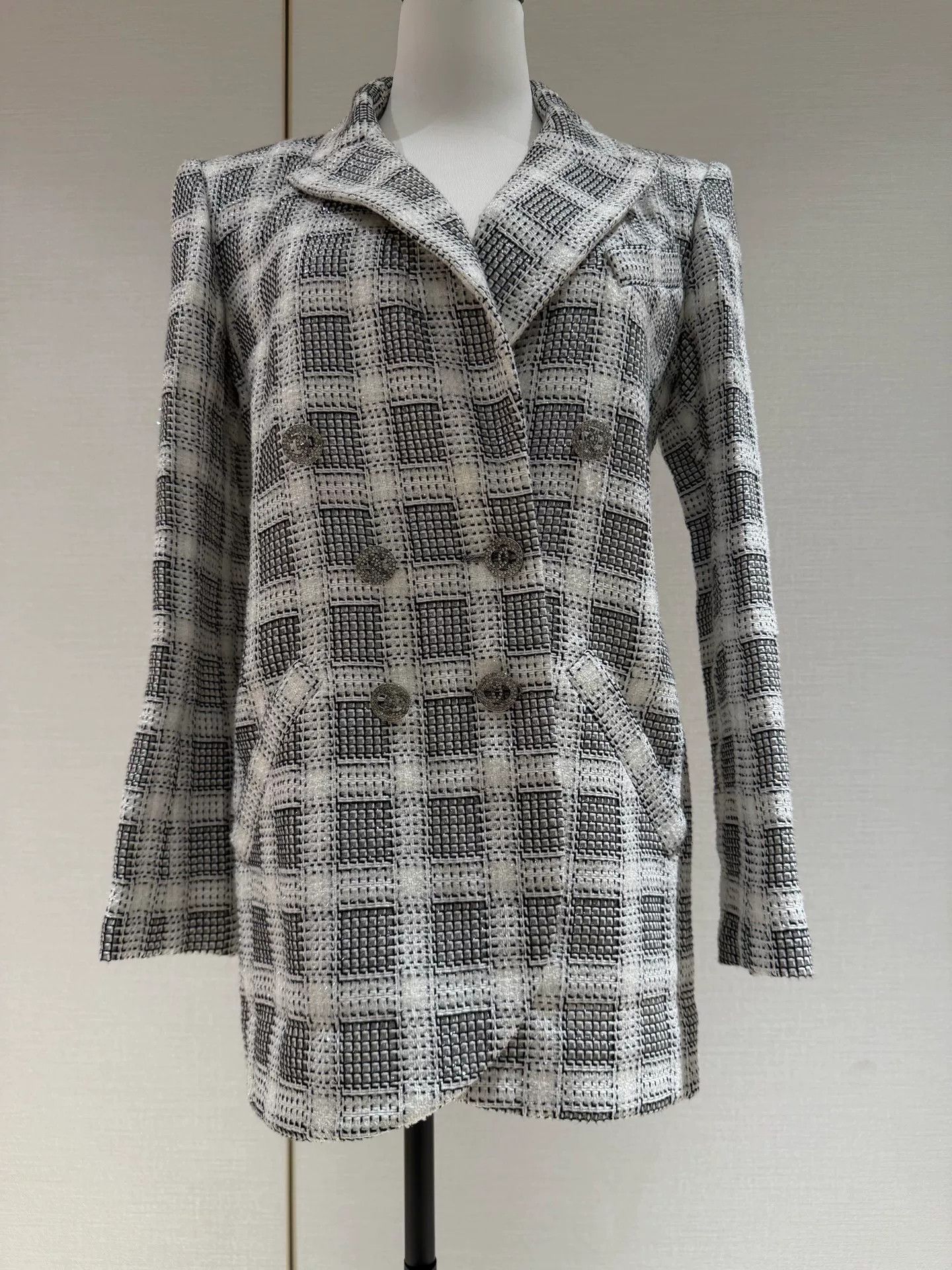 Chanel Chanel 2020 Plaid Double-Breasted Jacket Size US S / EU 44-46 / 1 - 1 Thumbnail