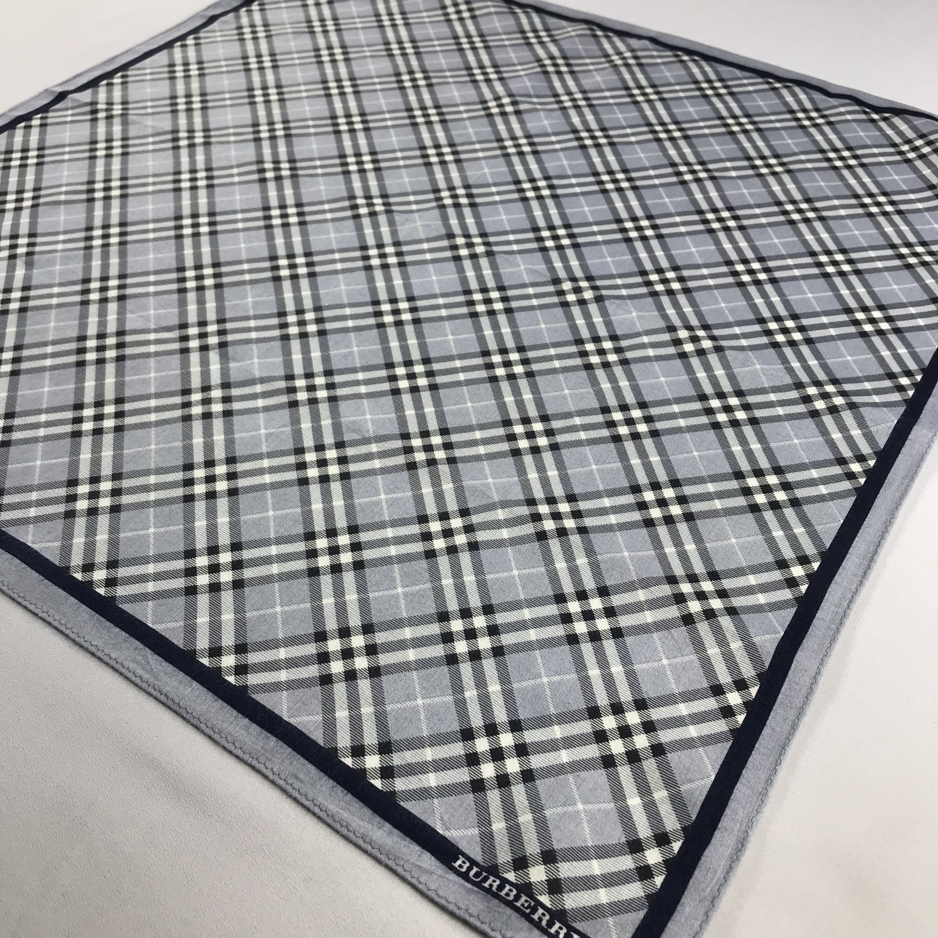 Burberry Burberry Handkerchief / Bandana / Neckerchief C645 Size ONE SIZE - 4 Thumbnail