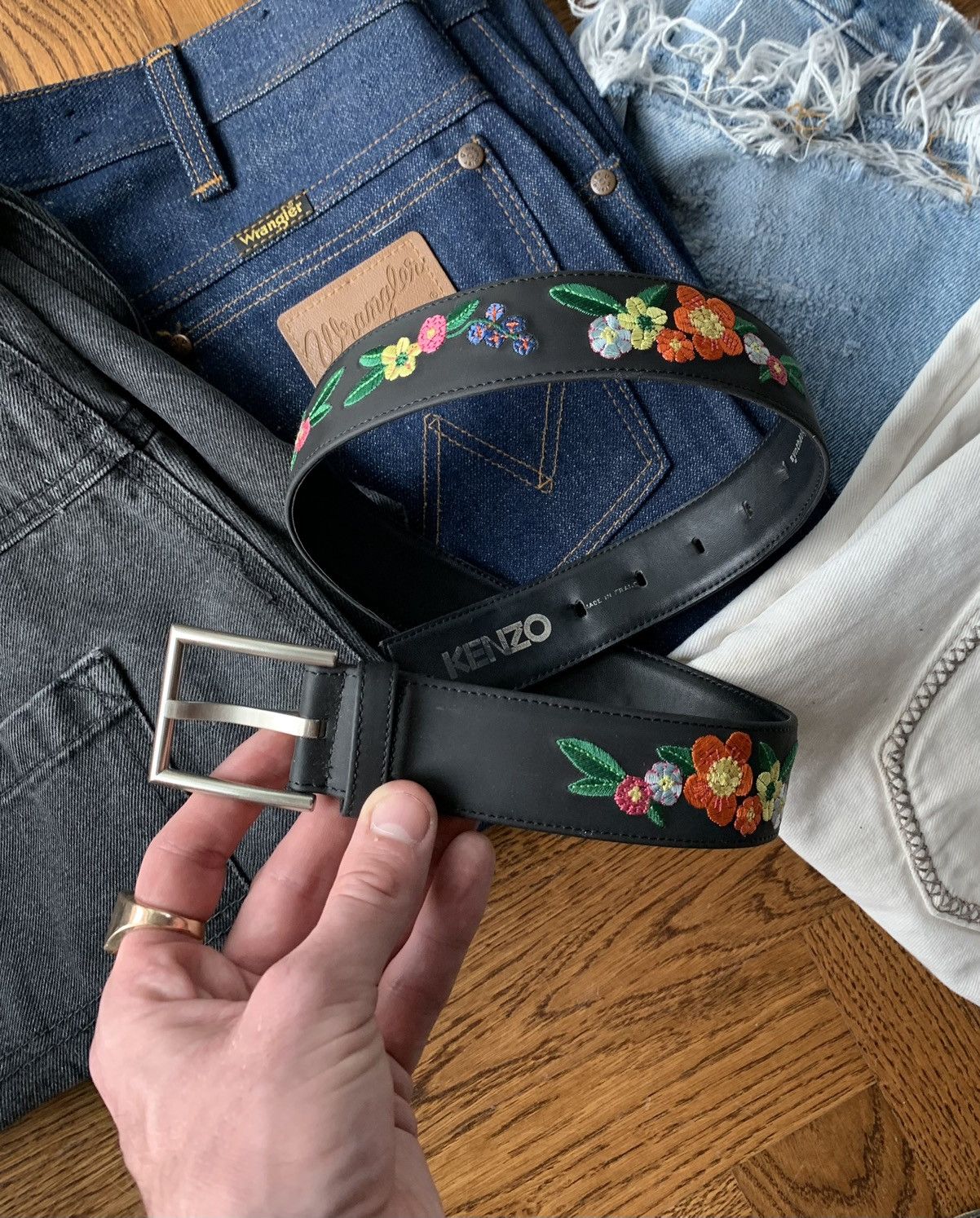 Designer × Kenzo Kenzo Vegan Leather Belt Floral Embroidered Small PVC Womens Size ONE SIZE - 2 Thumbnail