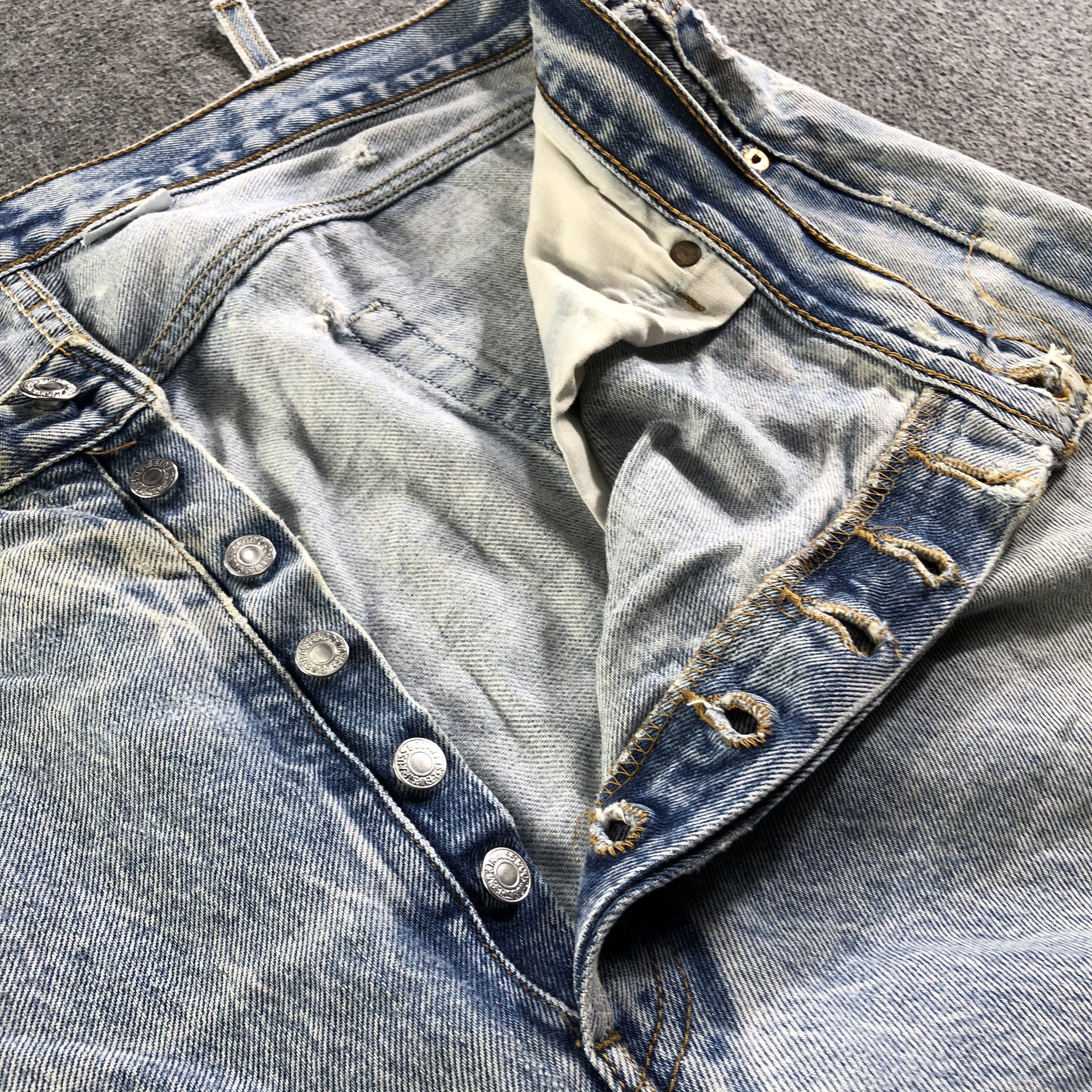 Levi's Vintage Blue Wash Levis 501 Jeans-J3700 Size US 43 - 13 Thumbnail