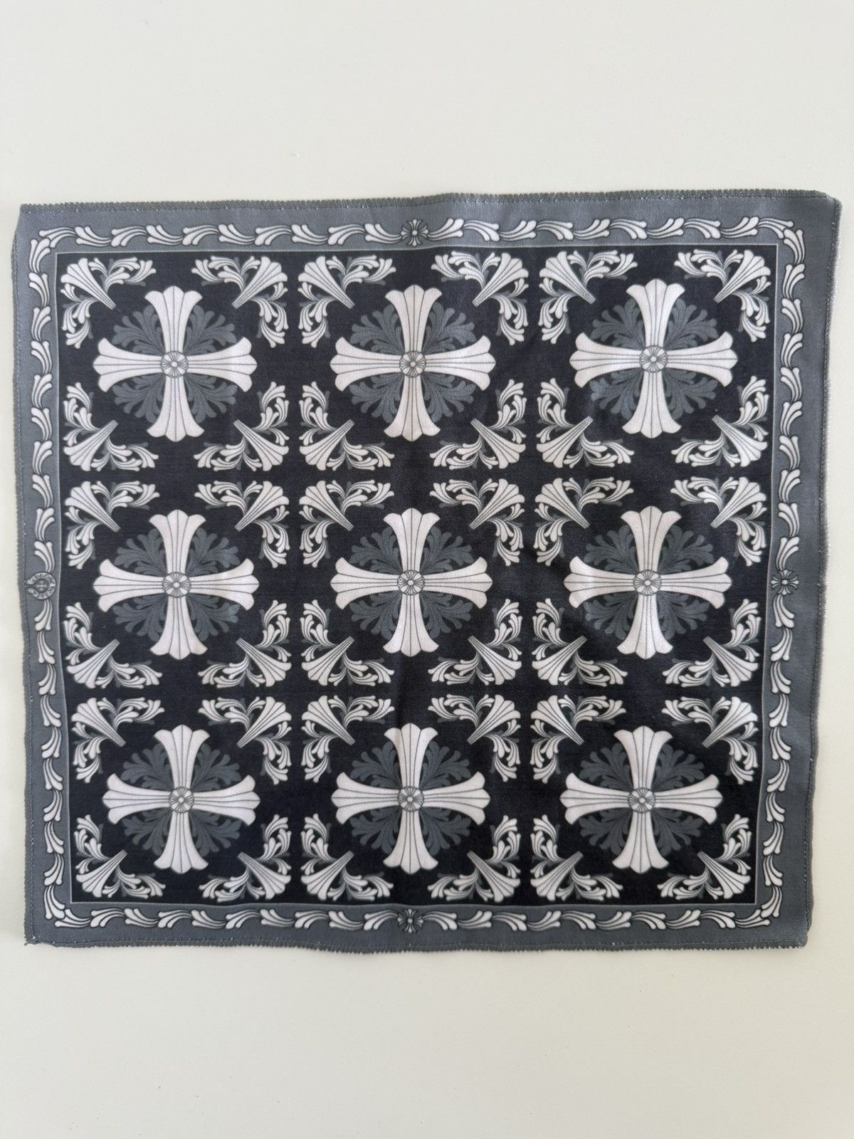 Chrome Hearts Chrome hearts handkerchief Bella hadid cleaning