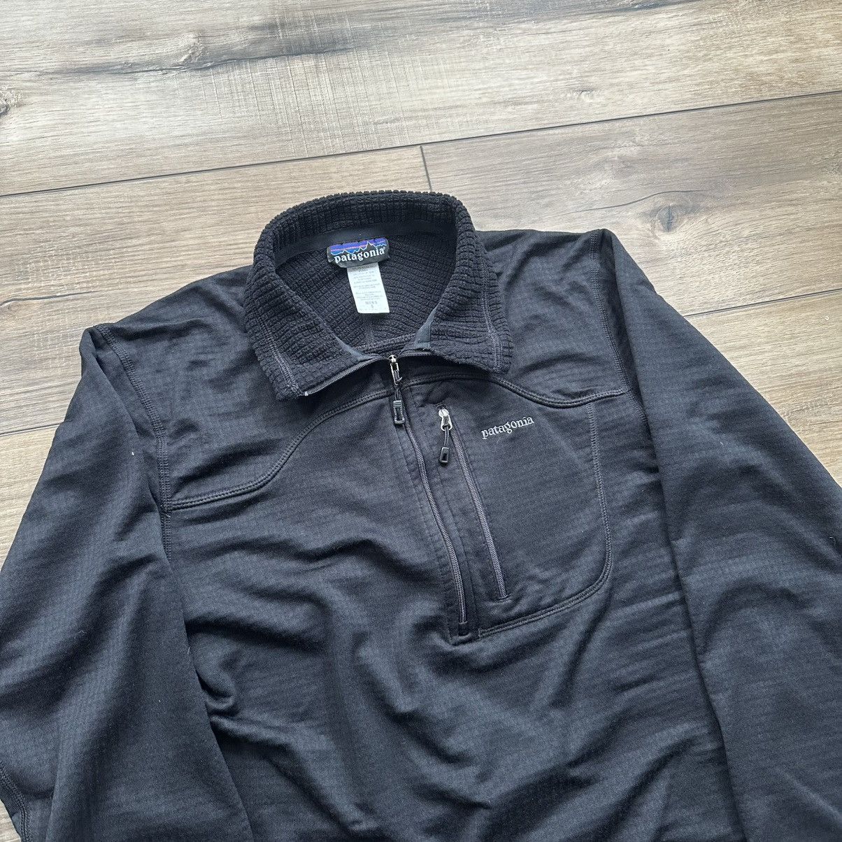 Patagonia Vintage 2000s Patagonia R1 Black Quarter Zip Pullover Size US S / EU 44-46 / 1 - 5 Thumbnail