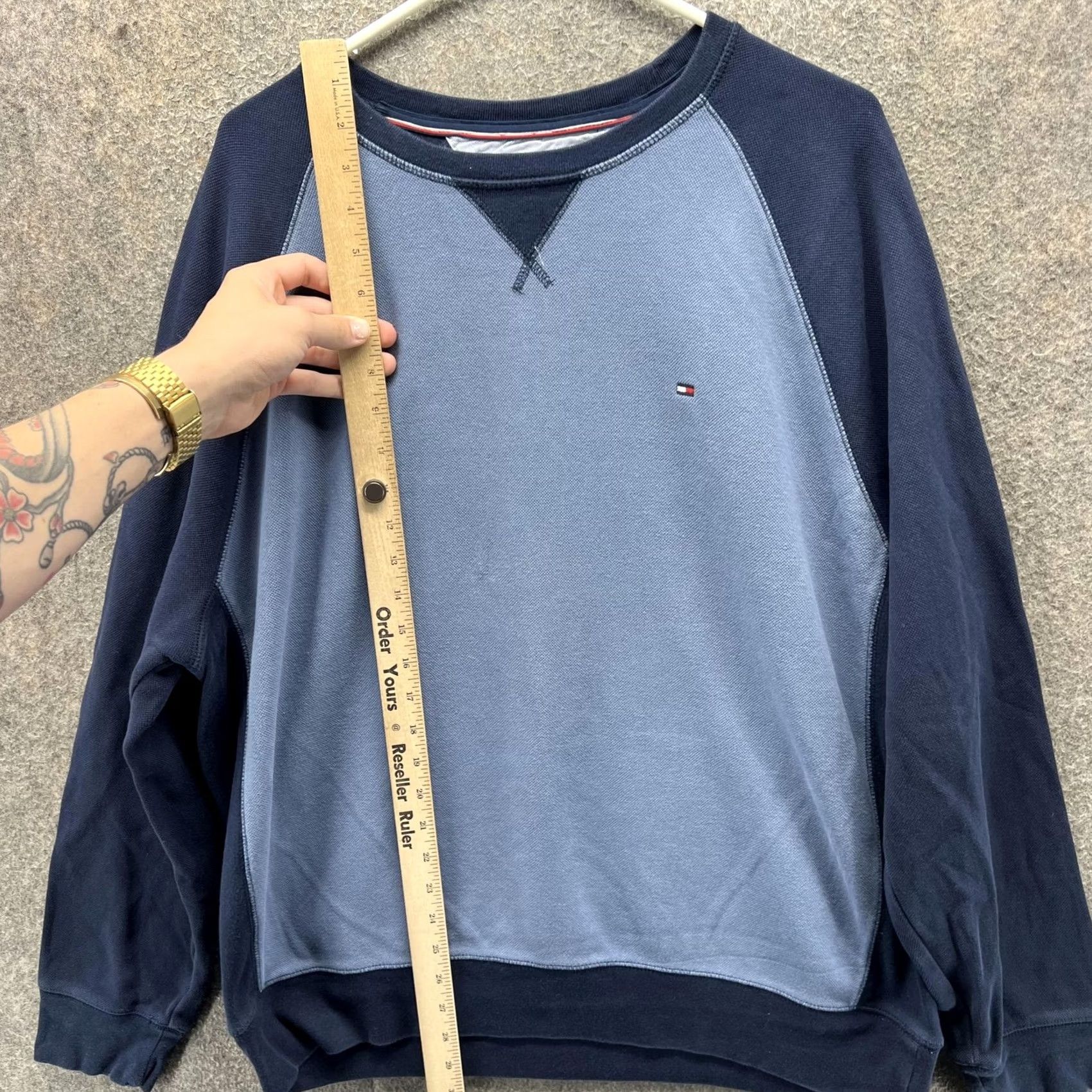 Tommy Hilfiger Tommy Hilfiger Sweatshirt Mens XL Blue Navy Colorblock Raglan Crewneck Pullover Size US XL / EU 56 / 4 - 5 Thumbnail