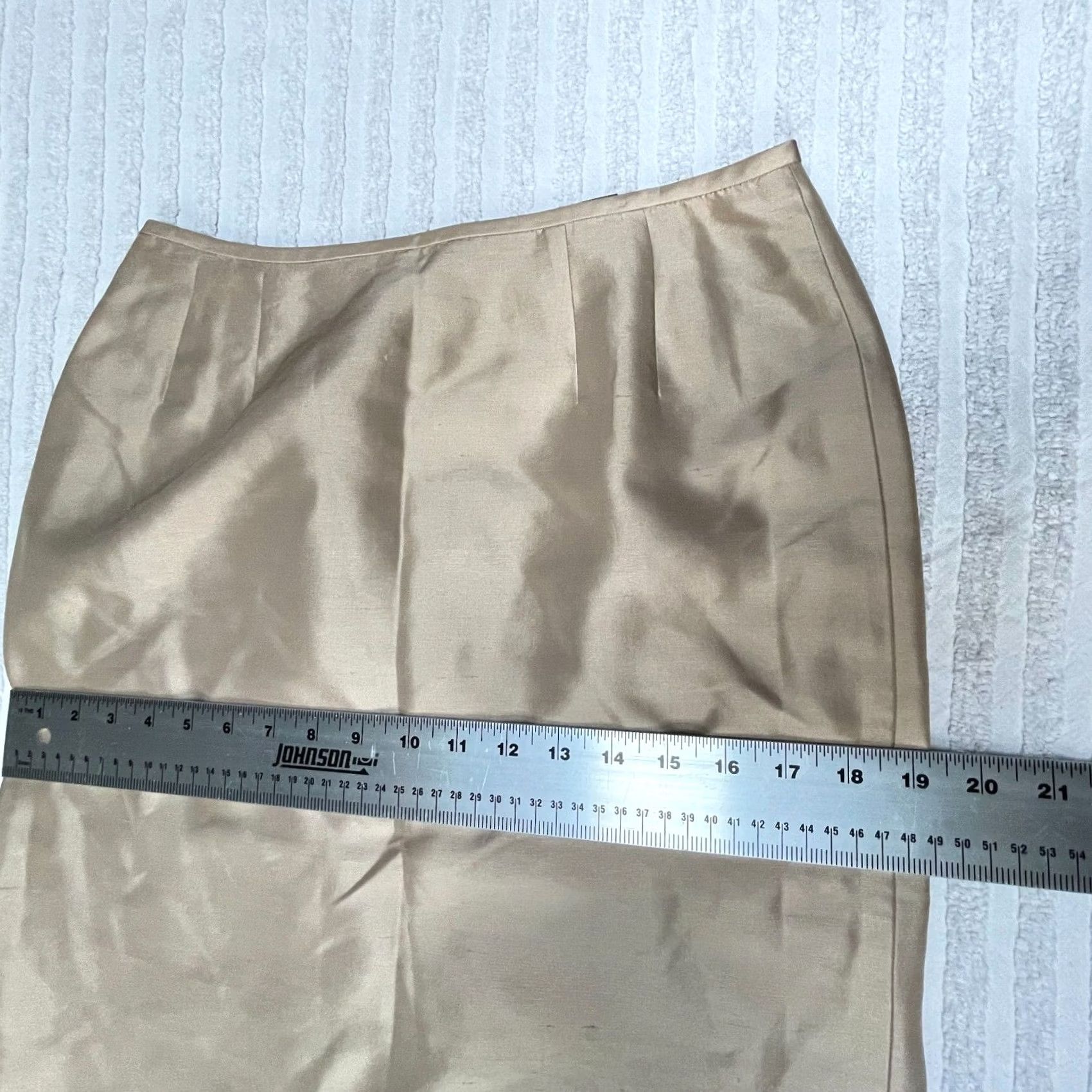 Kasper Kasper Women Size 6P 100% Silk Pencil Skirt Beige Lined Above Knee Length Size 28" / US 6 / IT 42 - 5 Thumbnail