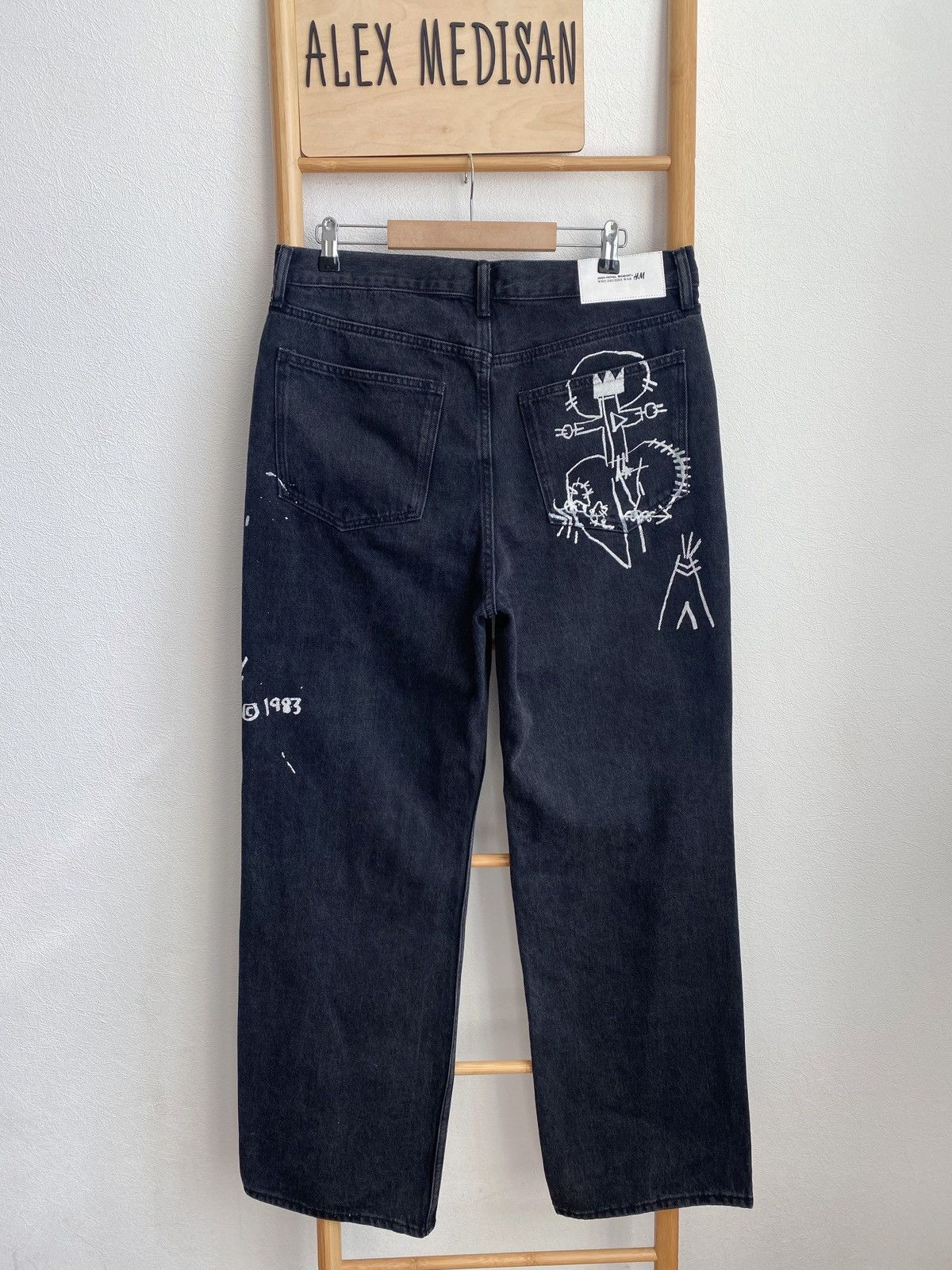 H&M × Jean-Michel Basquiat × Who Decides War Who Decides War Baggy denim jeans H&M x Basquiat x Ev&Tela Size US 33 - 10 Thumbnail