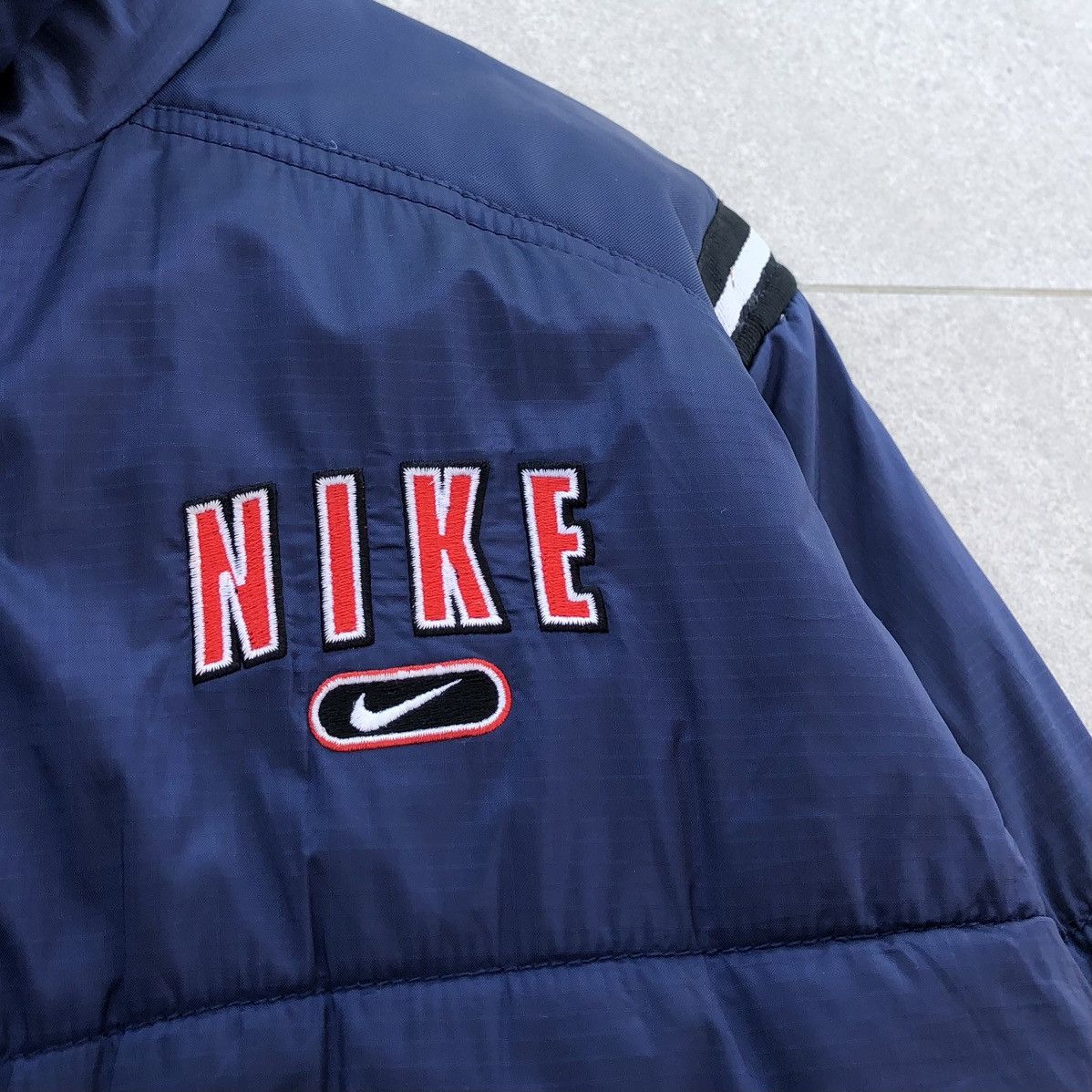 Nike Vintage NIKE Big Swoosh Nylon Padded Bomber Jacket For Kids Size US XXS / EU 40 - 5 Thumbnail