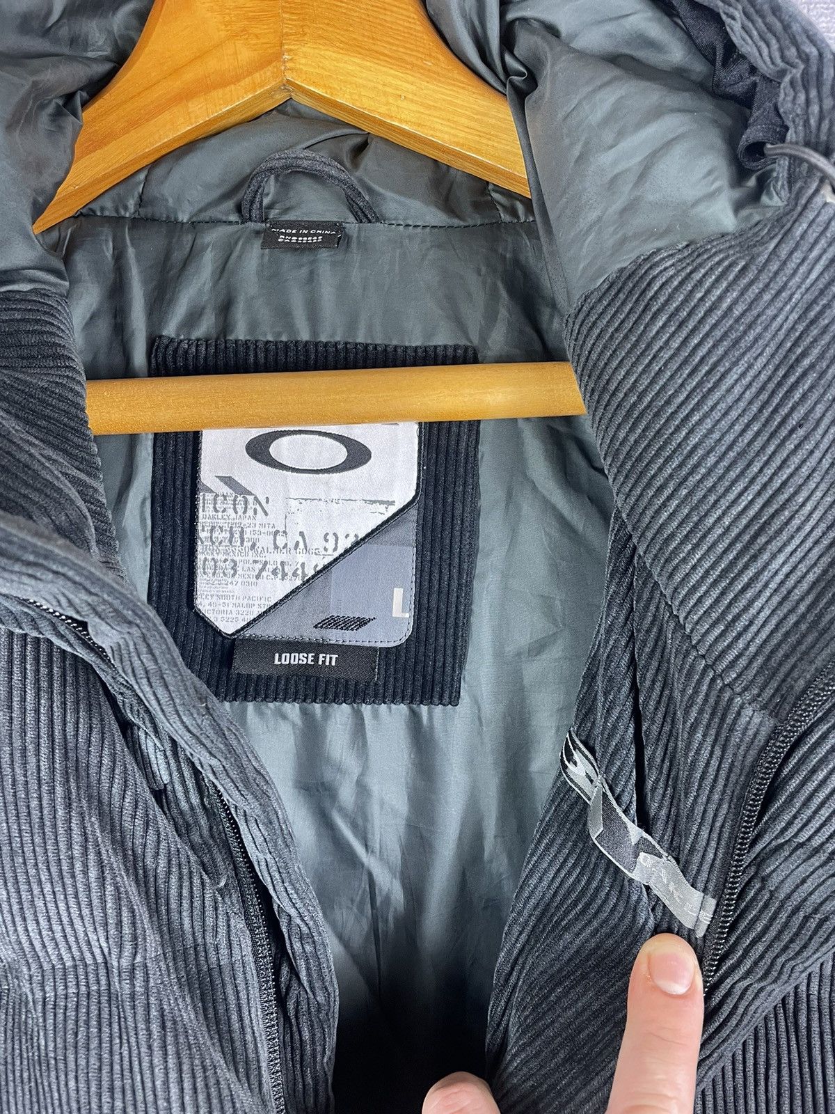 Oakley 2008 Oakley Ventilated Corduroy Puffer Jacket Size US L / EU 52-54 / 3 - 4 Thumbnail