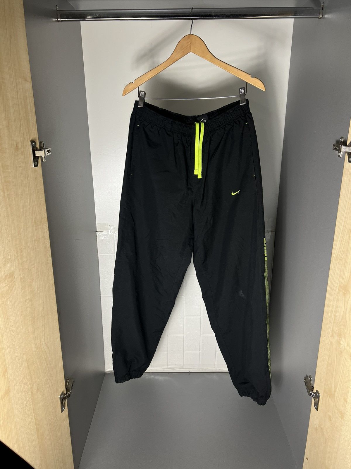 Nike VINTAGE NIKE NYLON RETRO SWEATPANTS DRILL SWOOSH Y2K 90s SK8 Size US 32 / EU 48 - 5 Thumbnail