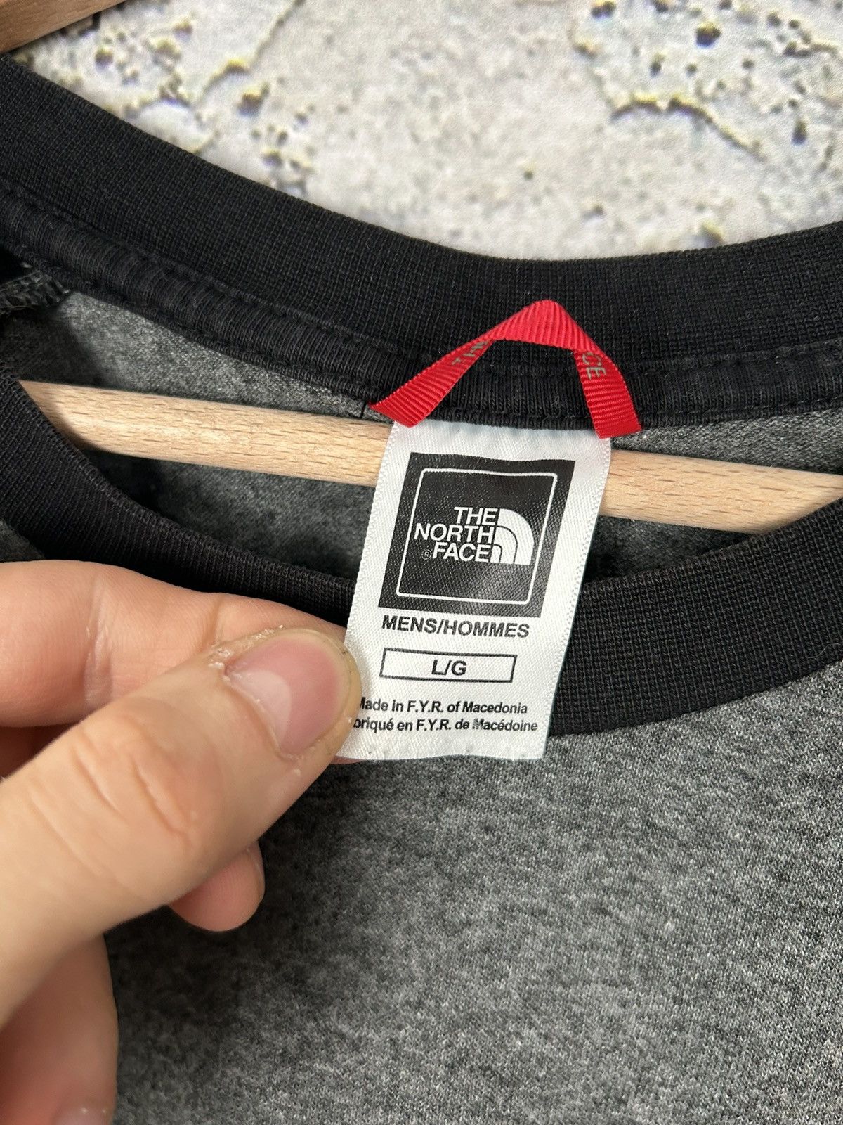 The North Face Vintage The North Face Grey Black Tee Outdoor Streetwear Size US L / EU 52-54 / 3 - 5 Thumbnail