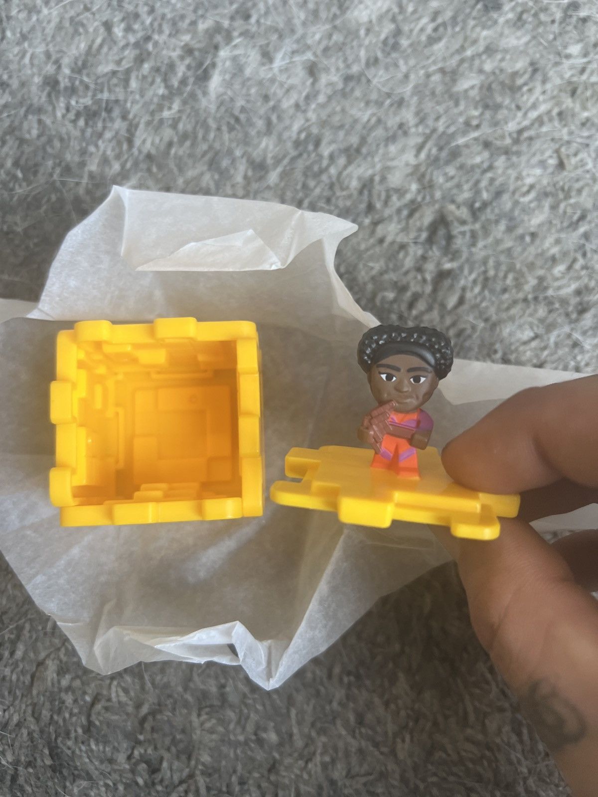 Warner Bros 2025 McDonald’s A Minecraft Movie Gold Block & Dawn Size ONE SIZE - 4 Thumbnail