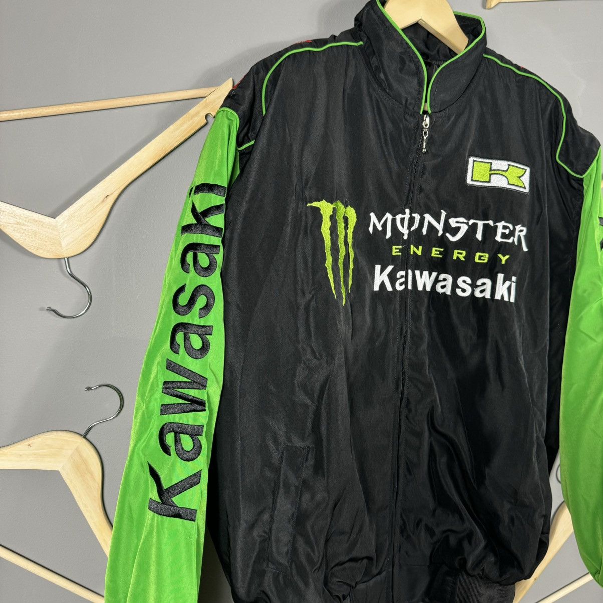 Formula 1 × MOTO × Racing Vintage Kawasaki Monster Energy F