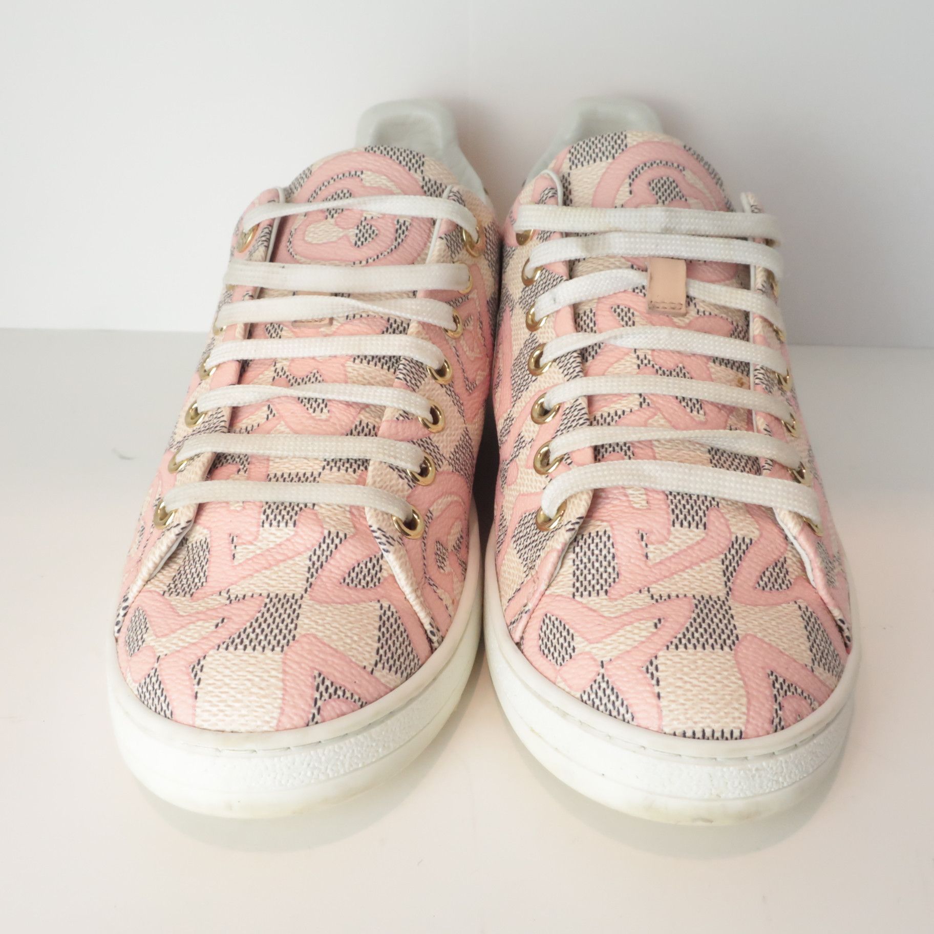 Louis Vuitton Louis Vuitton Tahitienne Pink Flower Sneakers Size US 9 / IT 39 - 6 Thumbnail
