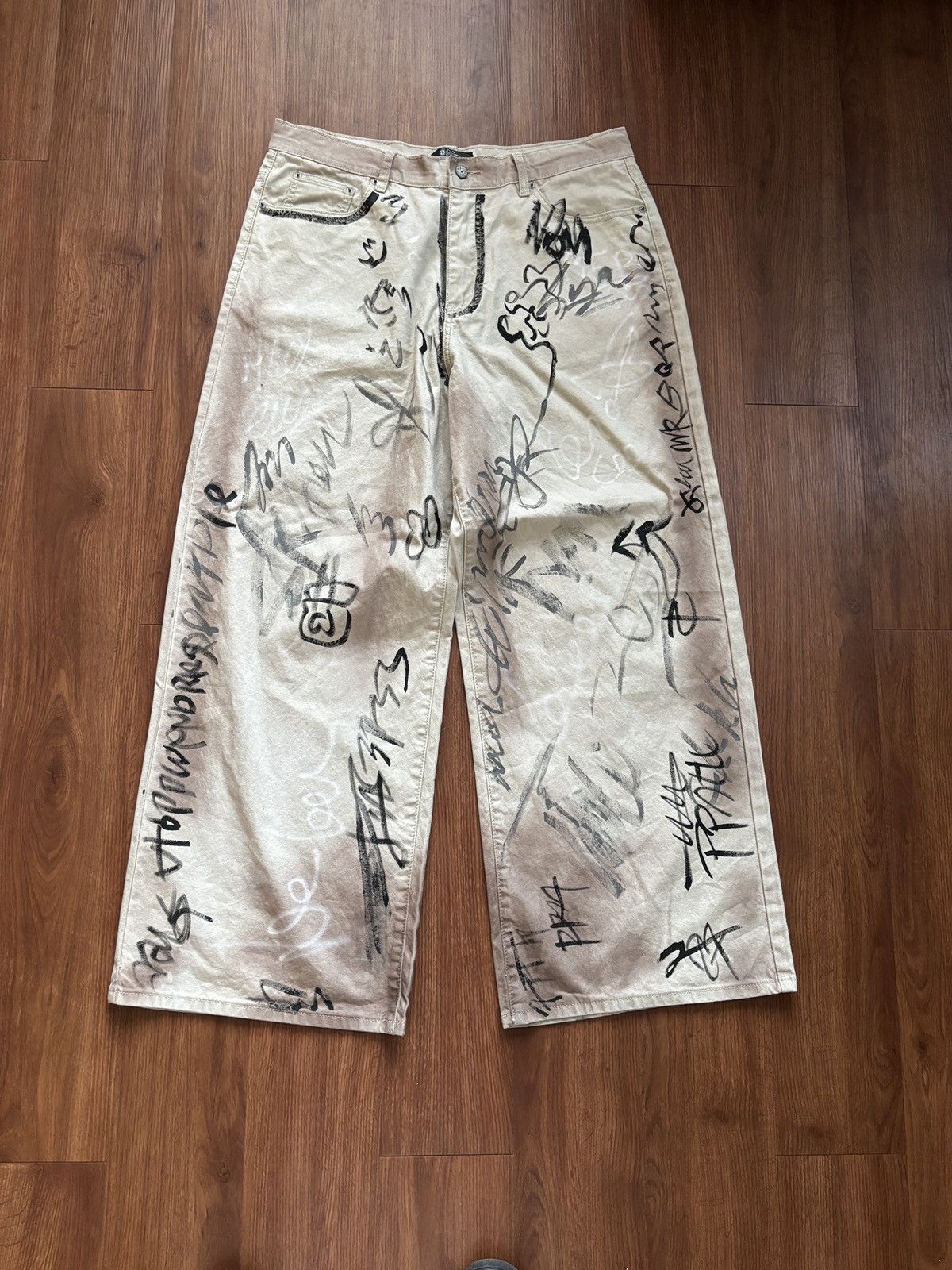 HMDD HMDD graffiti pants Size US 36 / EU 52 - 1 Thumbnail
