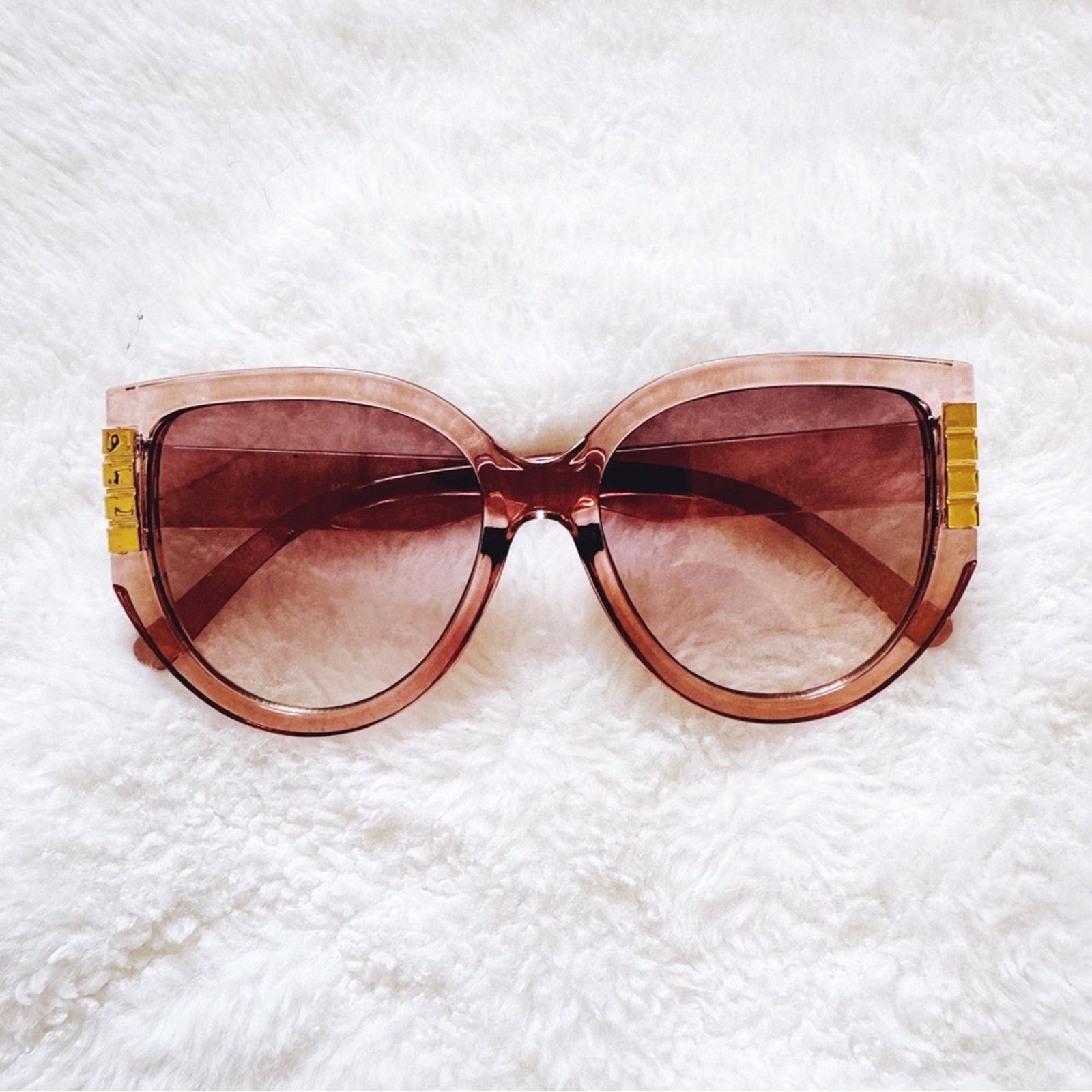 Other Rosy Clear Pink Cat Eye Oversized Sunglasses Size ONE SIZE - 1 Thumbnail
