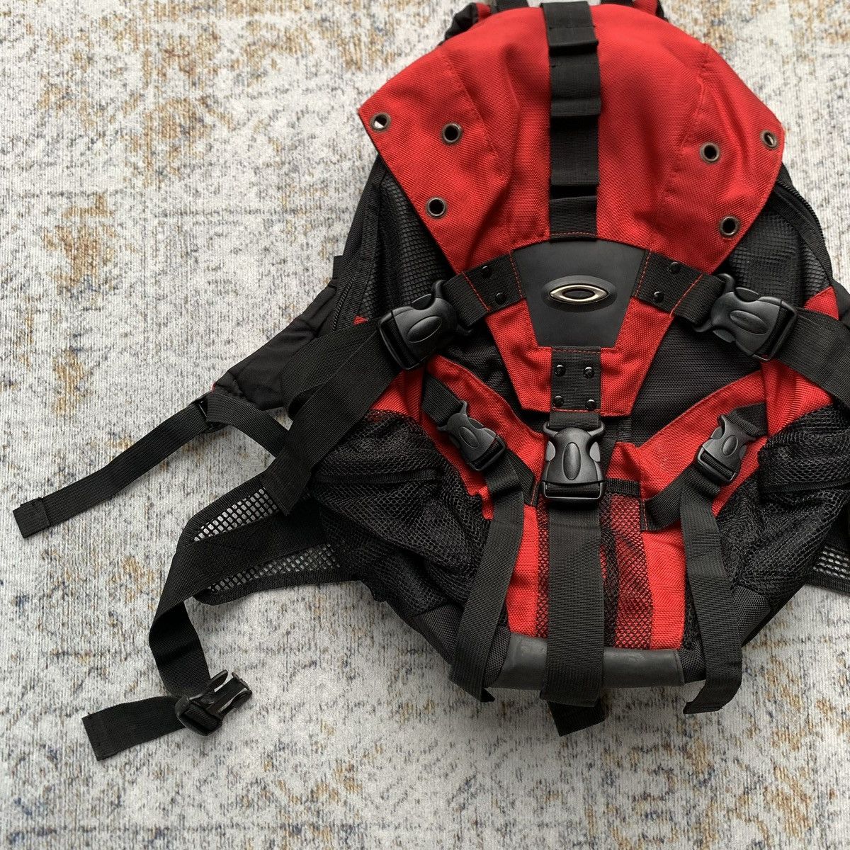 Oakley Vintage Rare Oakley Icon Backpack 1.0 Black Red - Y2K Bag Size ONE SIZE - 4 Thumbnail