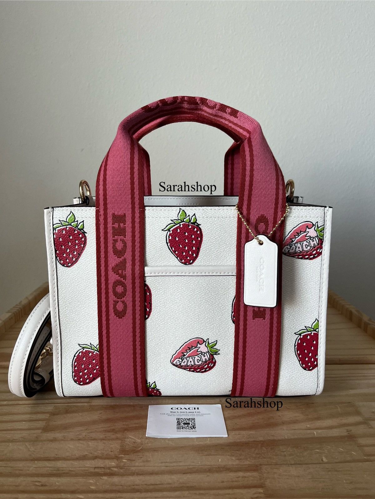 セール【COACH】Smith Tote Bag 24★ ストロベリー ミニトート♪ Coach Smith Tote Bag 24 With Strawberry Print | Brixton Baker