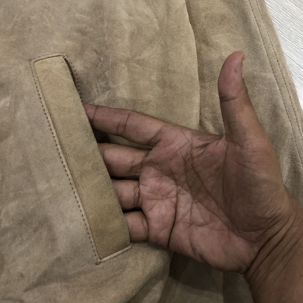 Banana Republic Vintage Banana Republic Men’s Suede Leather Bomber Jacket Size US L / EU 52-54 / 3 - 8 Thumbnail