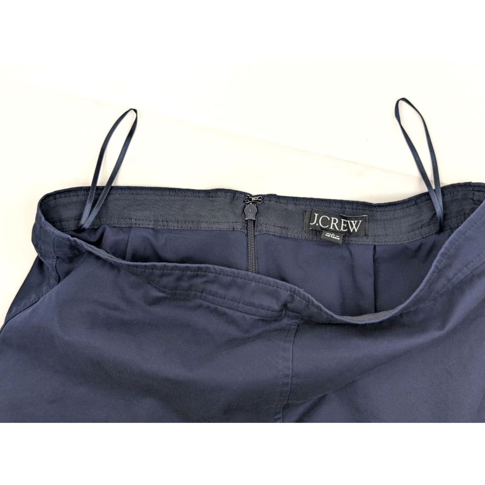 J.Crew J.CREW Skirt Women 4 Mini Twill Navy Blue Zip Back Cotton Blend Short Seams Vintage: No | Solid Blue Pattern | 29x16, 29 waist x 16 inseam Size 27" / US 4 / IT 40 - 7 Thumbnail