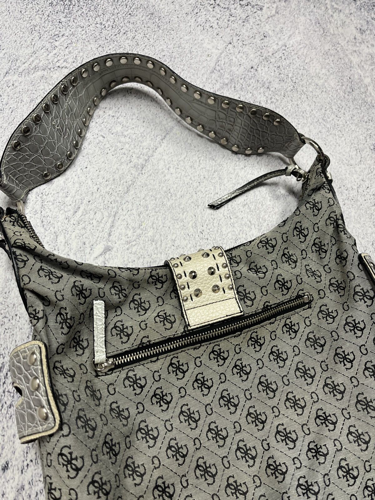 Guess Vintage Guess Monogram Y2K Shoulder Bag Hype Streetwear Size ONE SIZE - 21 Thumbnail