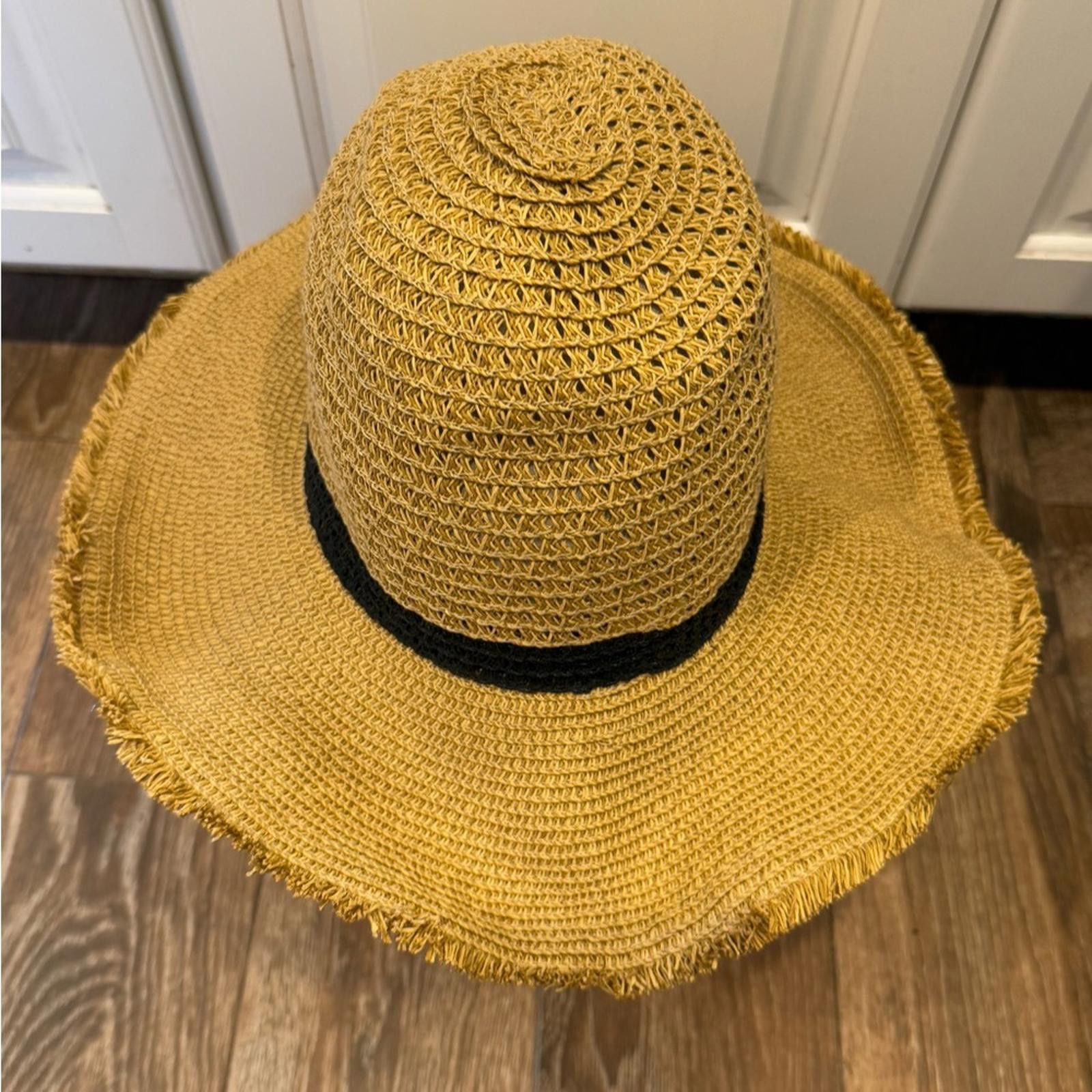 Target Basics Target tan straw brimmed hat black trim Size ONE SIZE - 5 Thumbnail