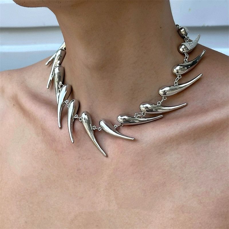 Jewelry Water Drop Necklace Chain Size ONE SIZE - 1 Thumbnail