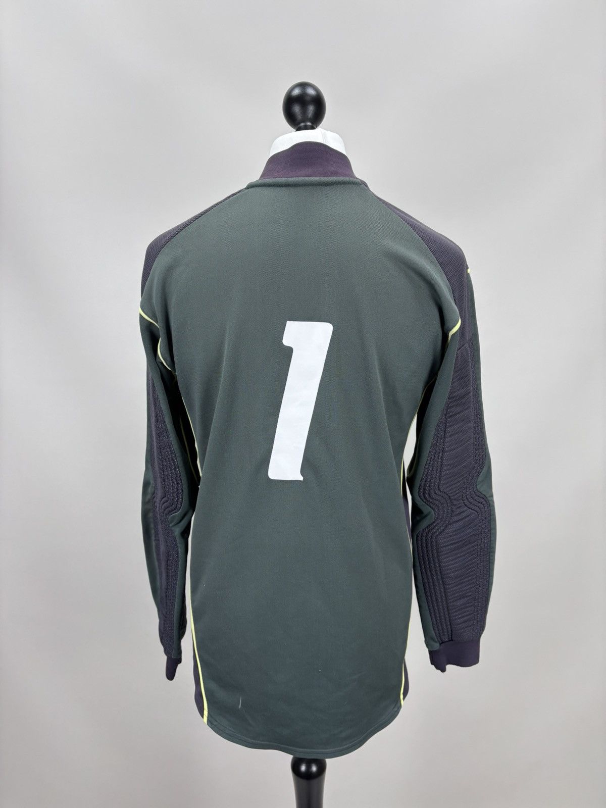 Nike Mens vintage Nike Goalkeeper Long Sleeve Size M Size US M / EU 48-50 / 2 - 6 Thumbnail