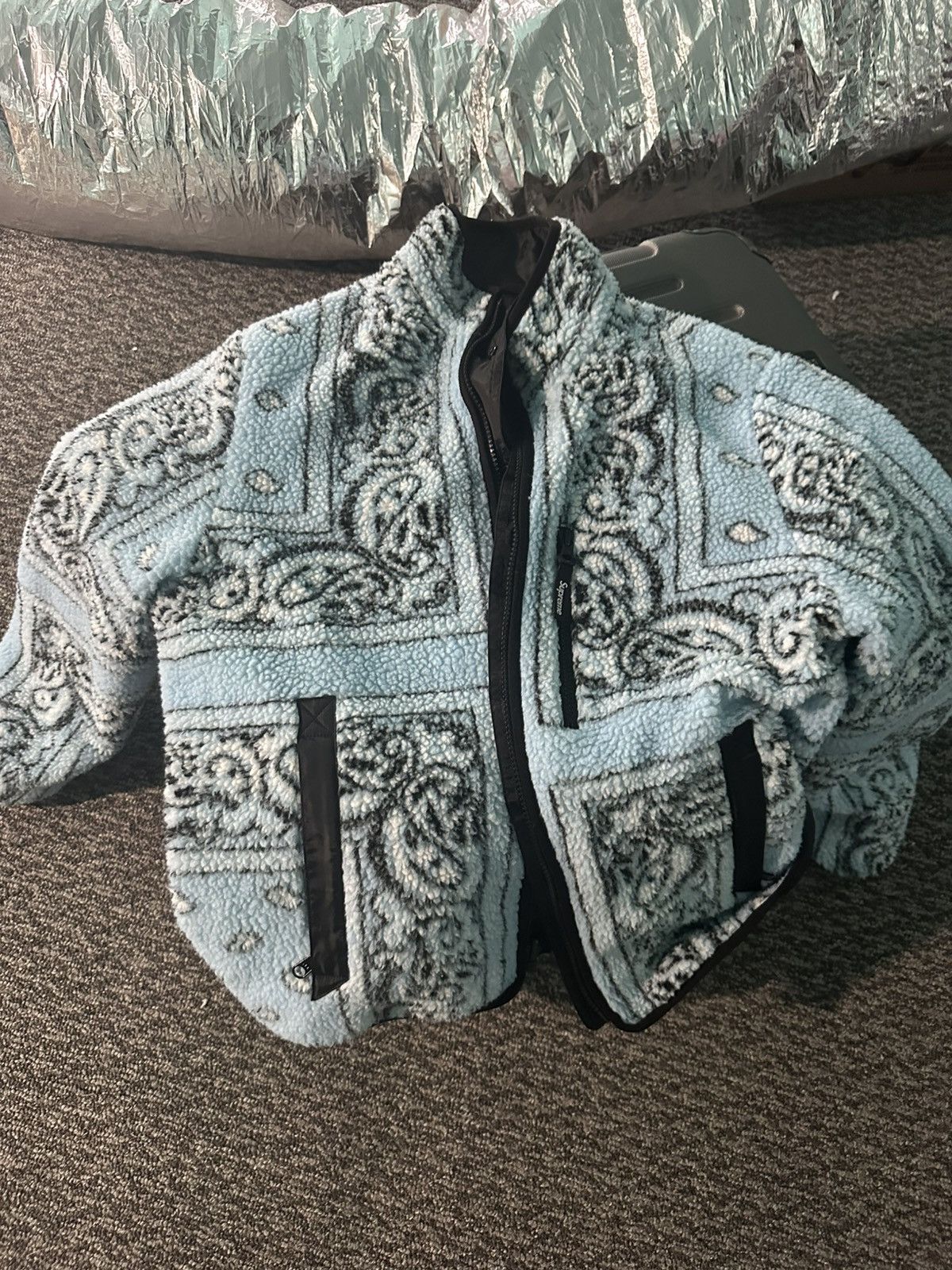 Supreme Supreme bandanna reversible fleece jacket Size US S / EU 44-46 / 1 - 1 Thumbnail