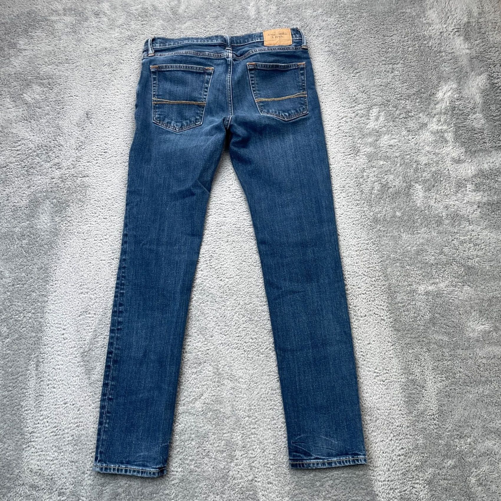 Abercrombie & Fitch VTG Abercrombie & Fitch Jeans Mens 32x32 Blue Skinny Denim Dark Wash 5-Pocket Accents Button Logo Regular Primarily City Preppy Mens Size US 34 / EU 50 - 2 Thumbnail