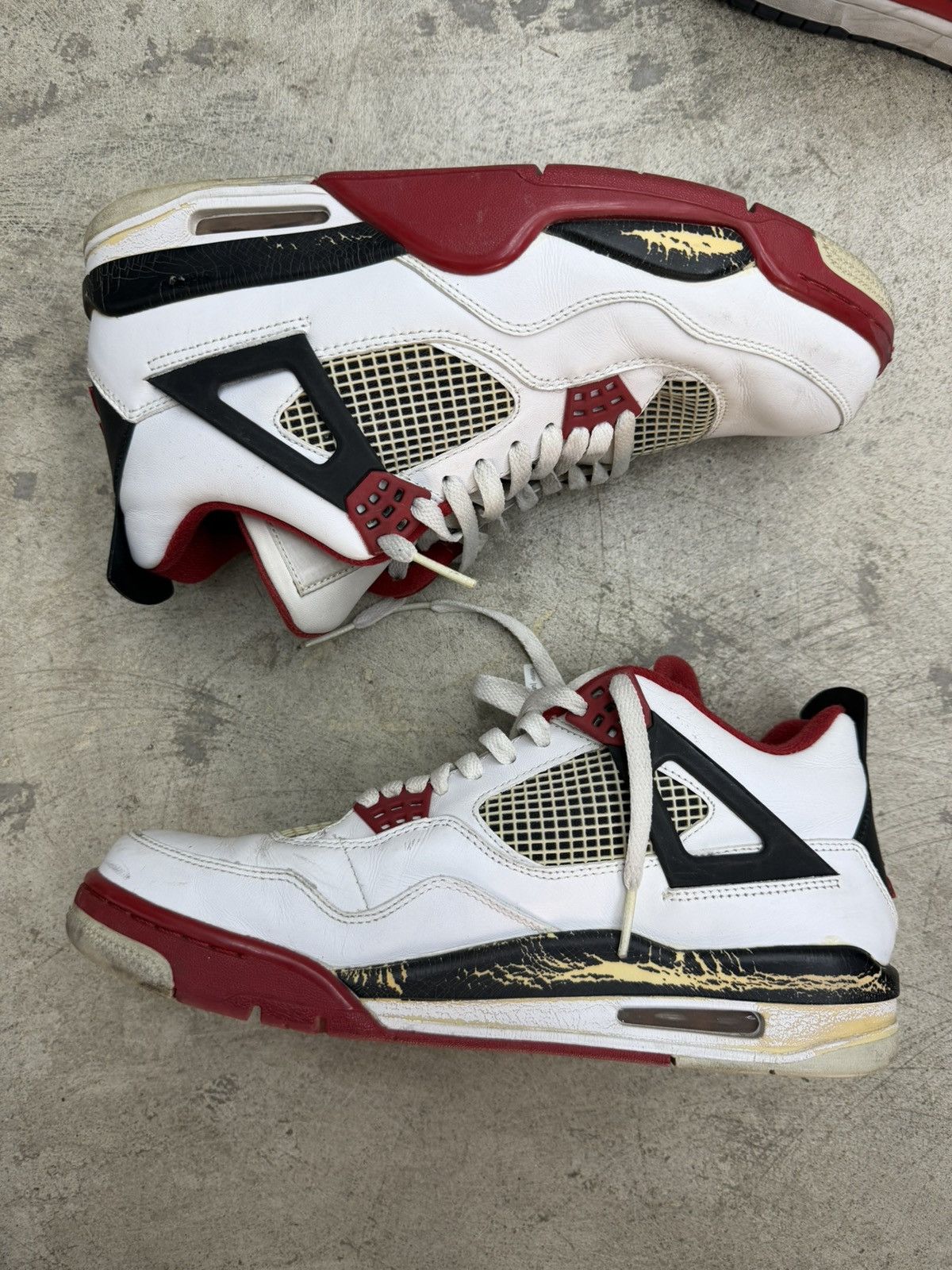 Jordan Brand Jordan 4 Fire Red 2019 Size US 10.5 / EU 43-44 - 1 Thumbnail