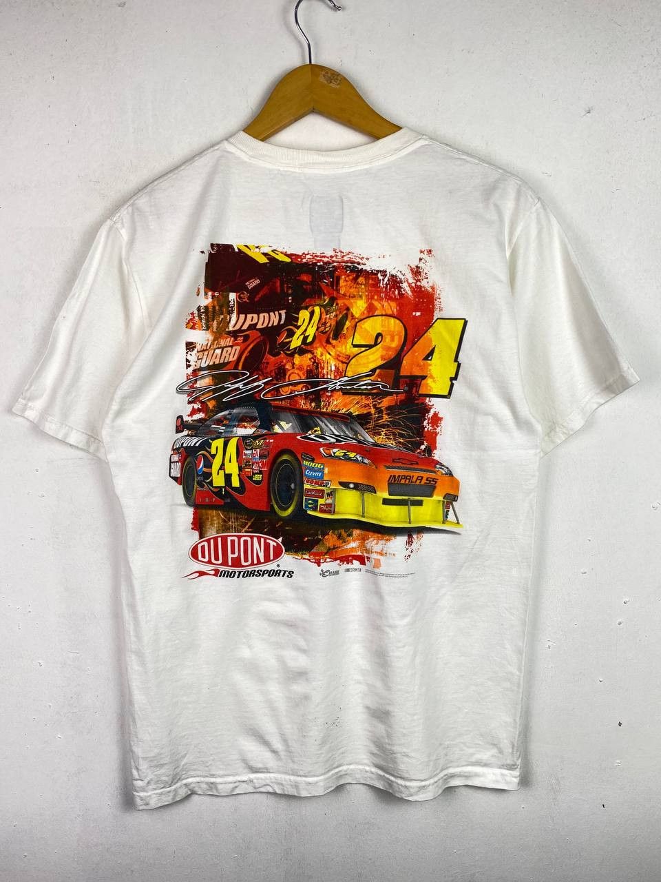 NASCAR vintage y2k nascar du pont tee nice design Size US M / EU 48-50 / 2 - 6 Thumbnail