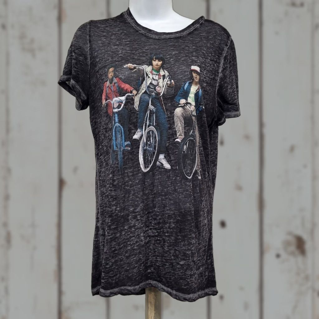 Vintage Stranger Things Netflix Women's T-Shirt Gray Short Sleeve Medium Graphic Design Crew Neck Size M / US 6-8 / IT 42-44 - 1 Thumbnail